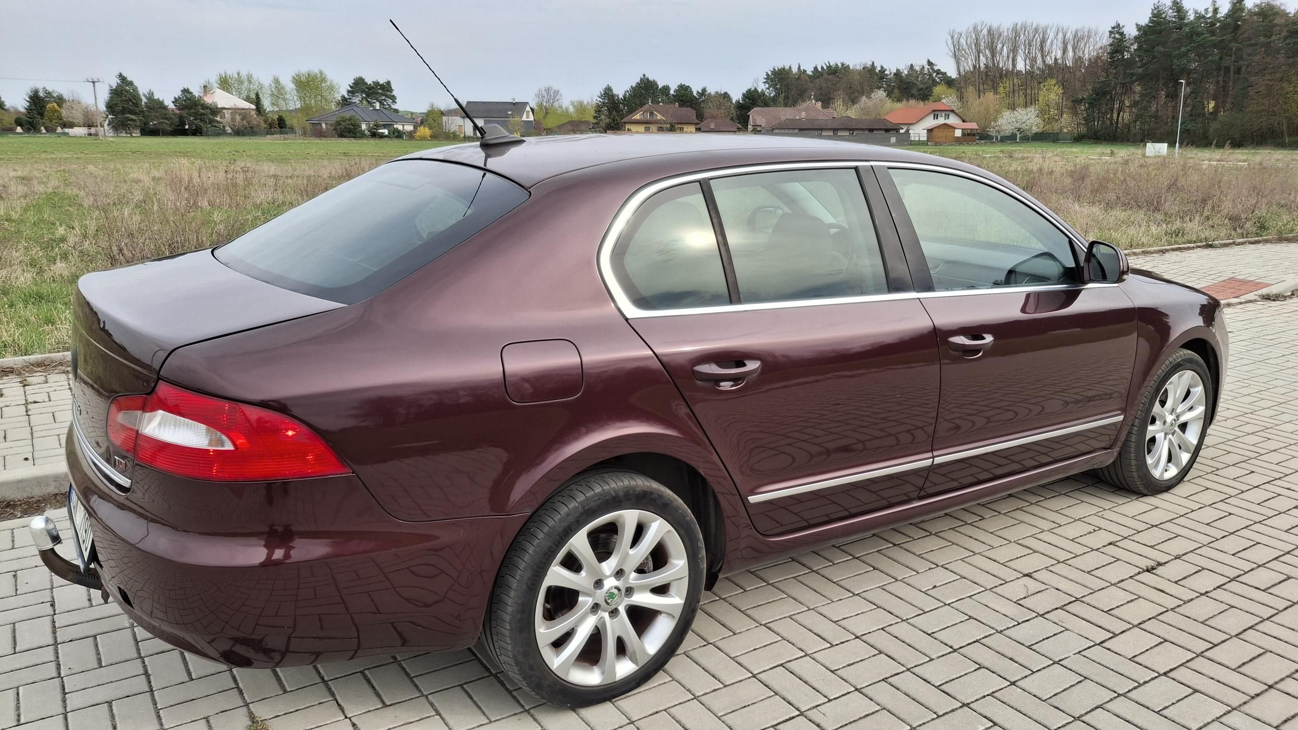 Škoda Superb, 2.0 TDI 125 kw 1. majitel - fotka 2