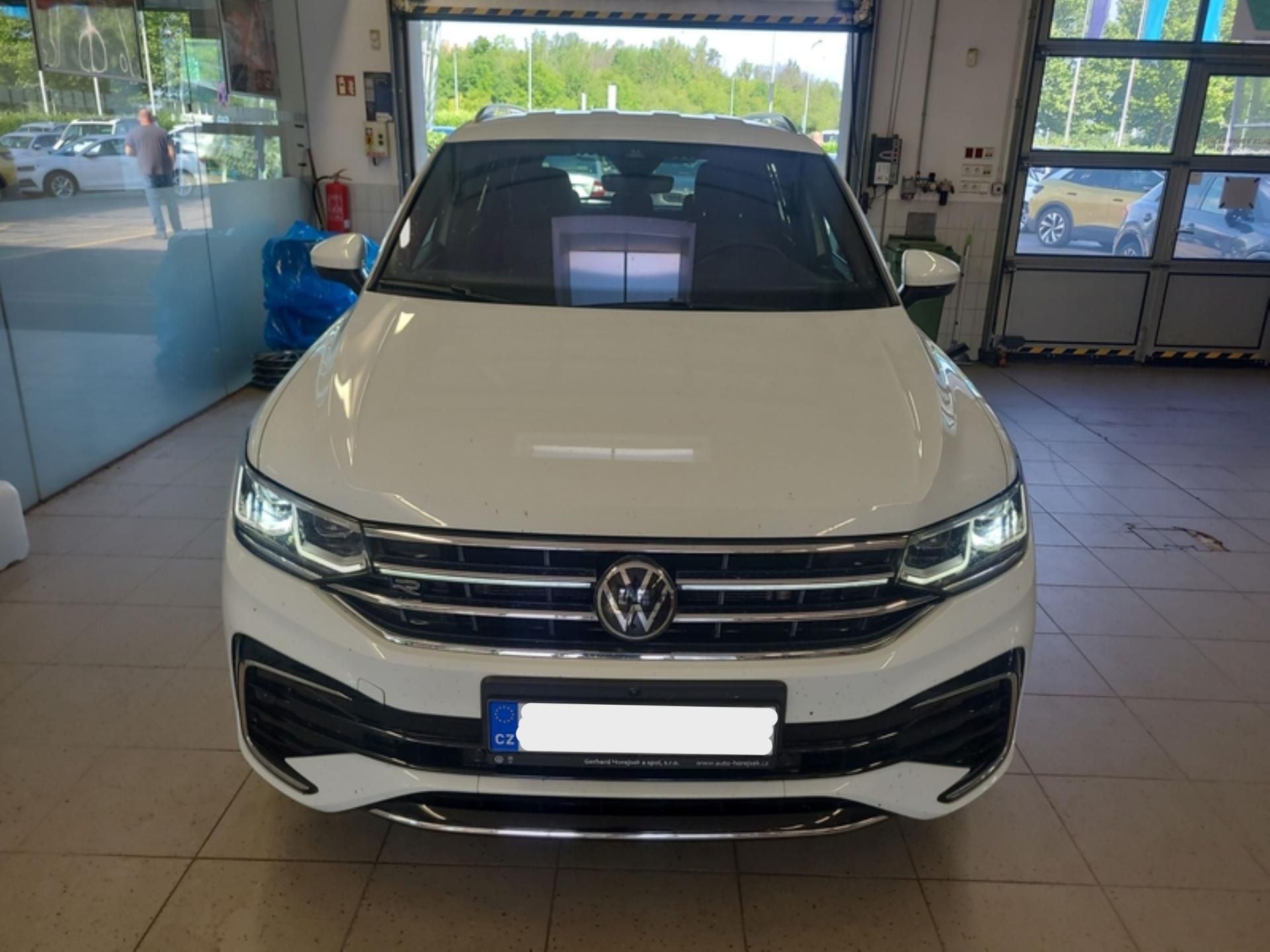 Volkswagen Tiguan Allspace, 2,0 TDi/110kW 4x4 DSG R-Line - fotka 2
