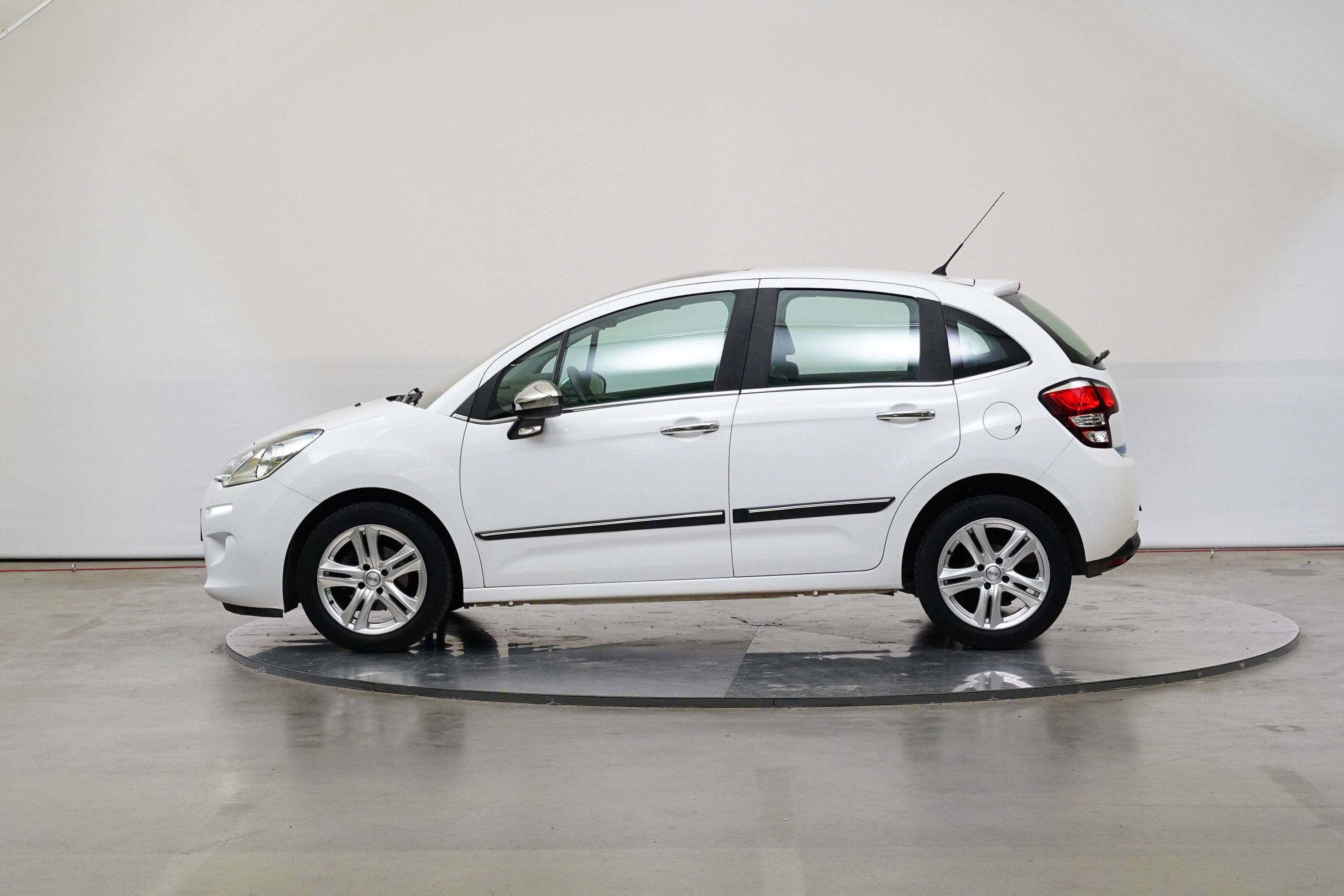 Citroën C3, 1.2 VTi 60 kW Exclusive - fotka 3