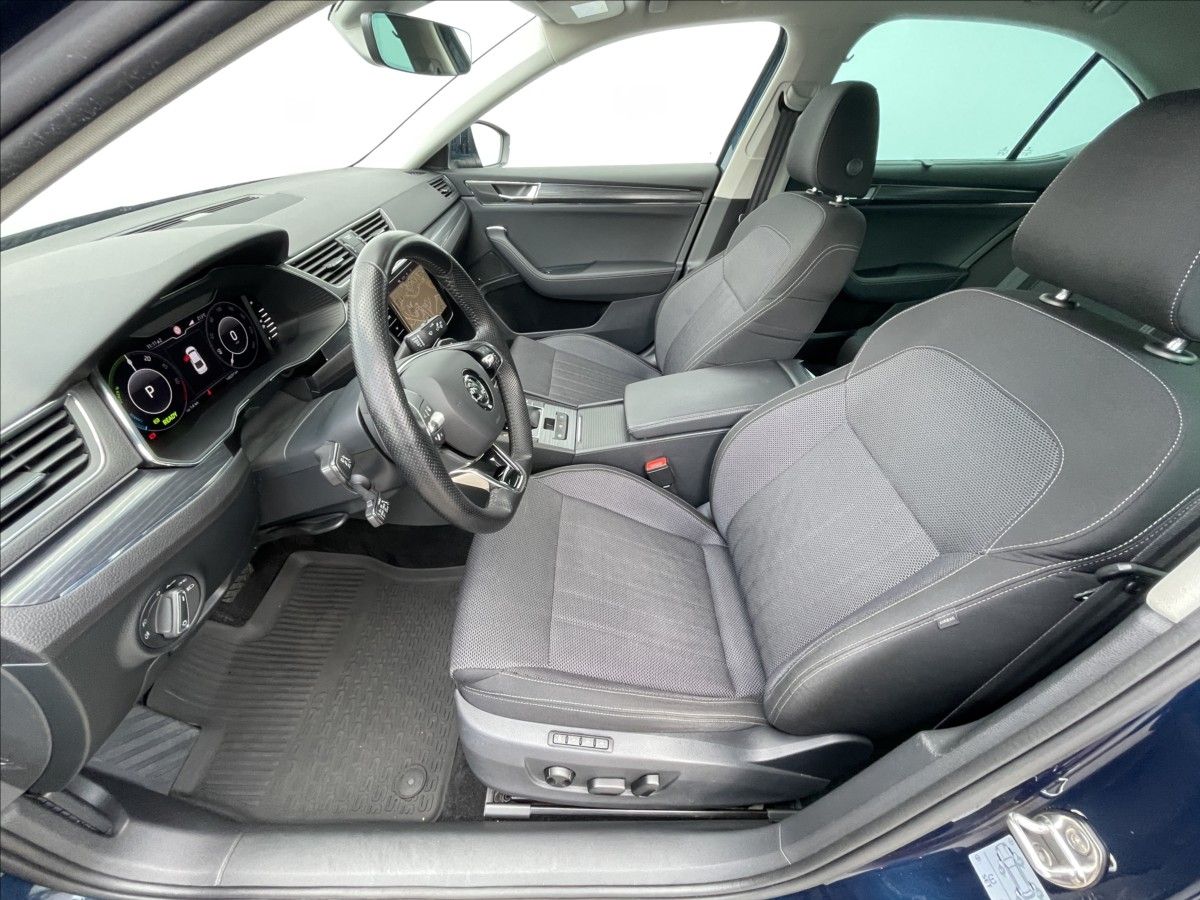 Škoda Superb, 1,4 TSI DSG Style ACC+NAVI  iV - fotka 4