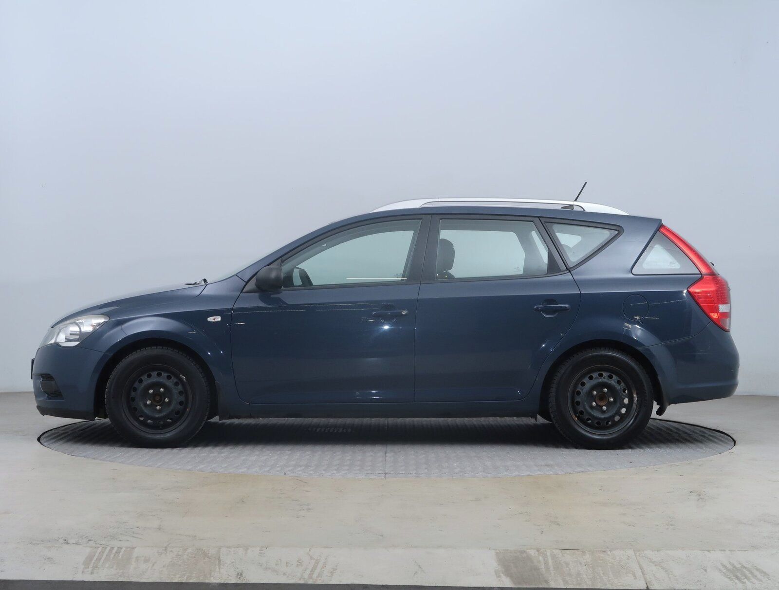 Kia Cee´d, 1.6 CVVT, Park. senzory - fotka 3