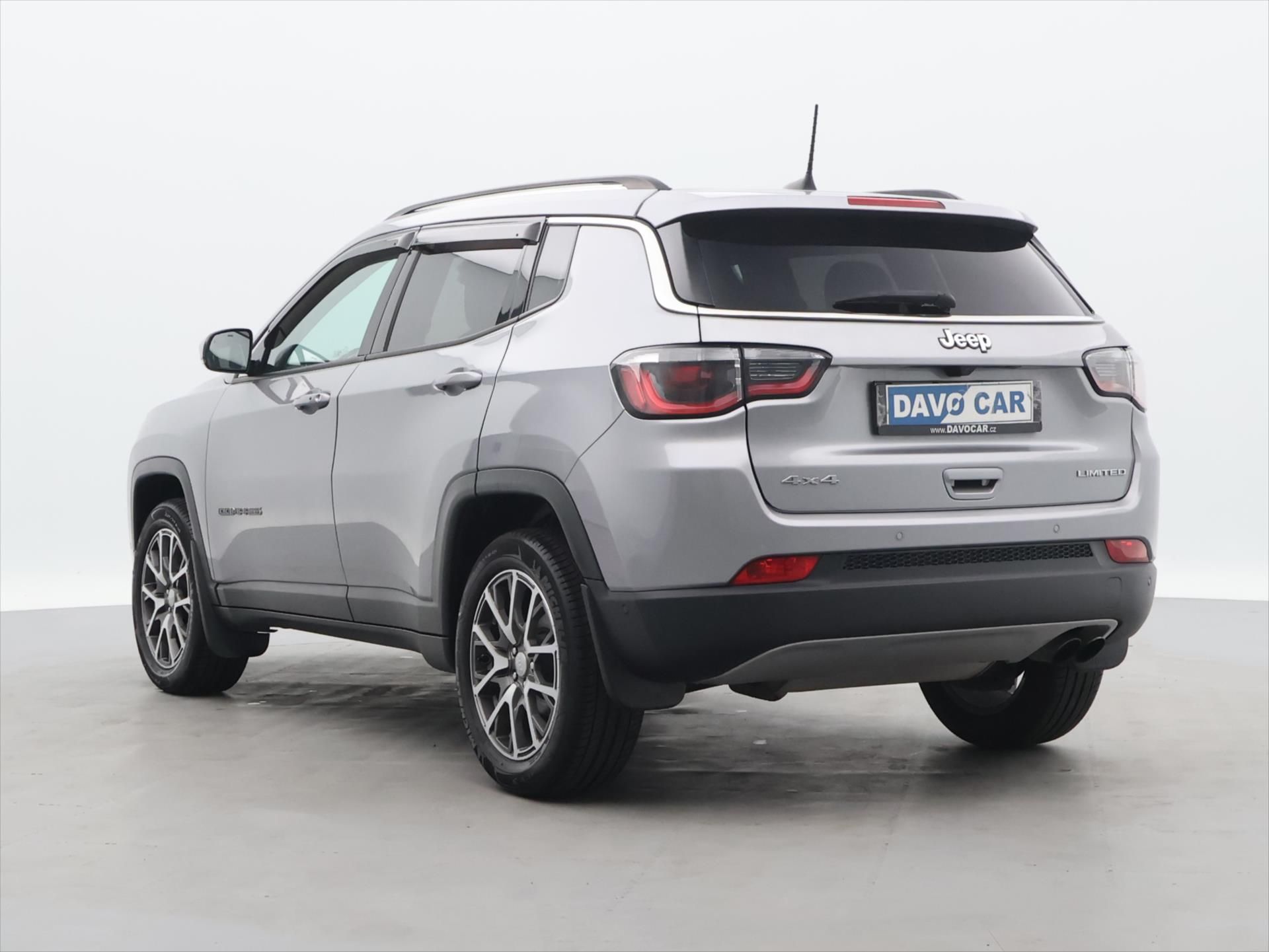 Jeep Compass, 1,4 MultiAir Aut. 4WD Limited - fotka 5