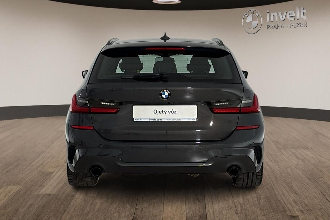 BMW Řada 3, 330d xDrive - fotka 4