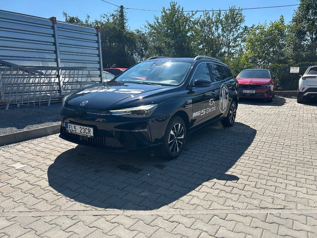MG MG5, Excite 115kw, 61kWh