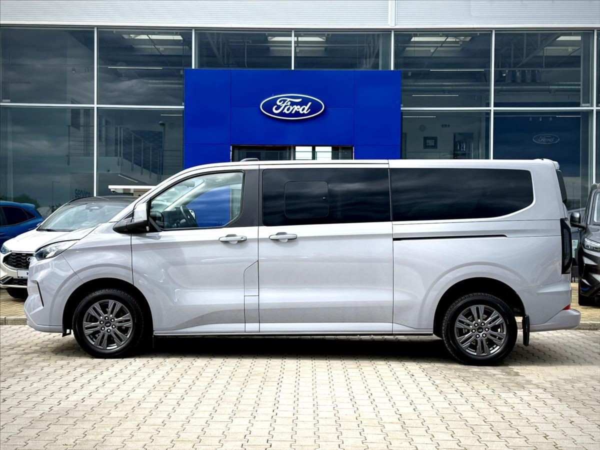 Ford Tourneo Custom, 2,0 EcoBlue 125kW Titanium L2 - fotka 2