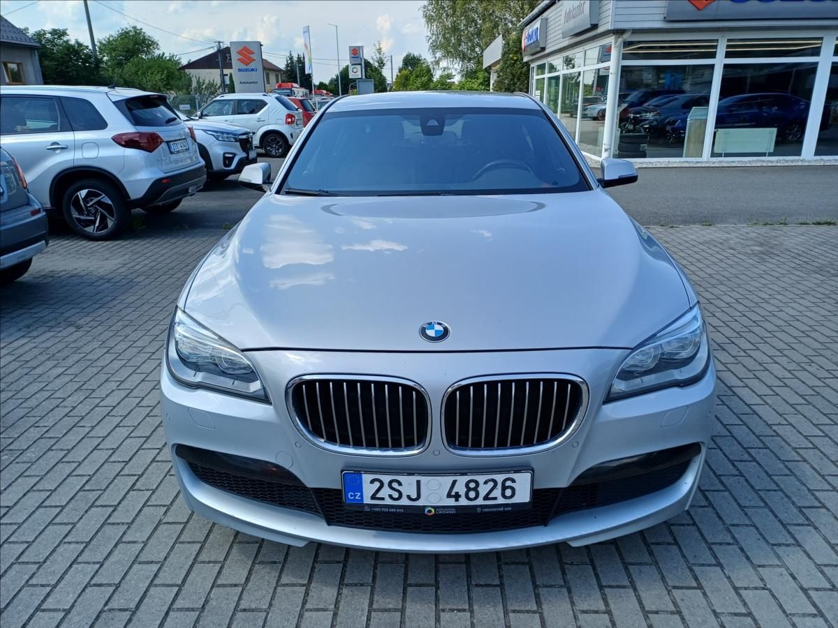 BMW Řada 7, 750d xDrive 3,0 280 kW - fotka 2