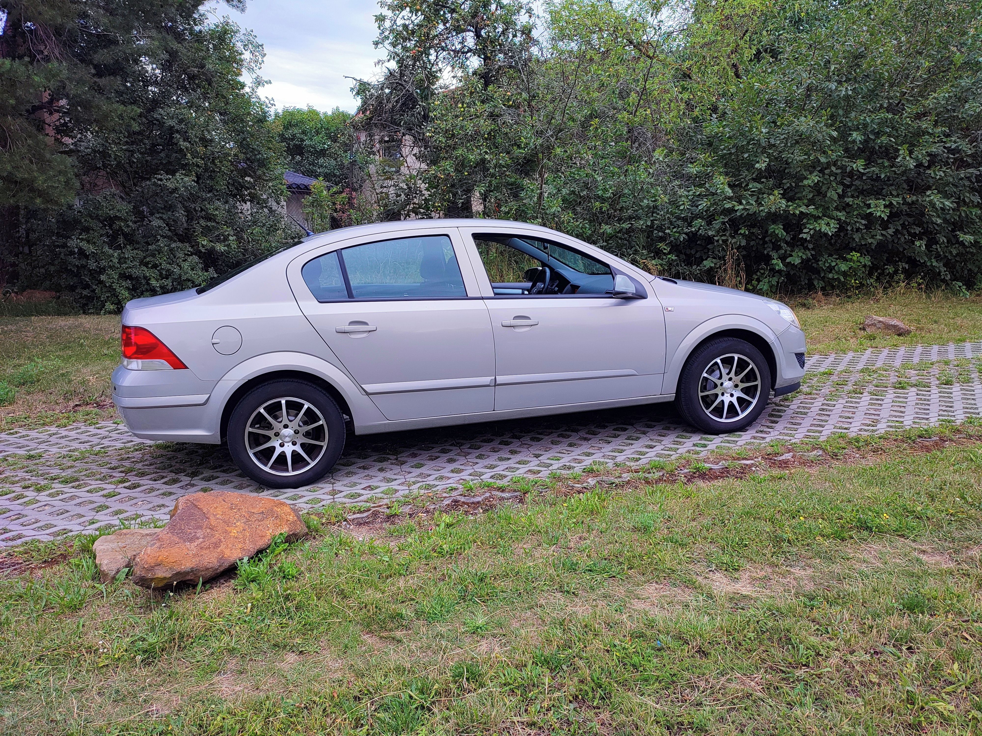Opel Astra, Opel Astra + Servisní knížka
