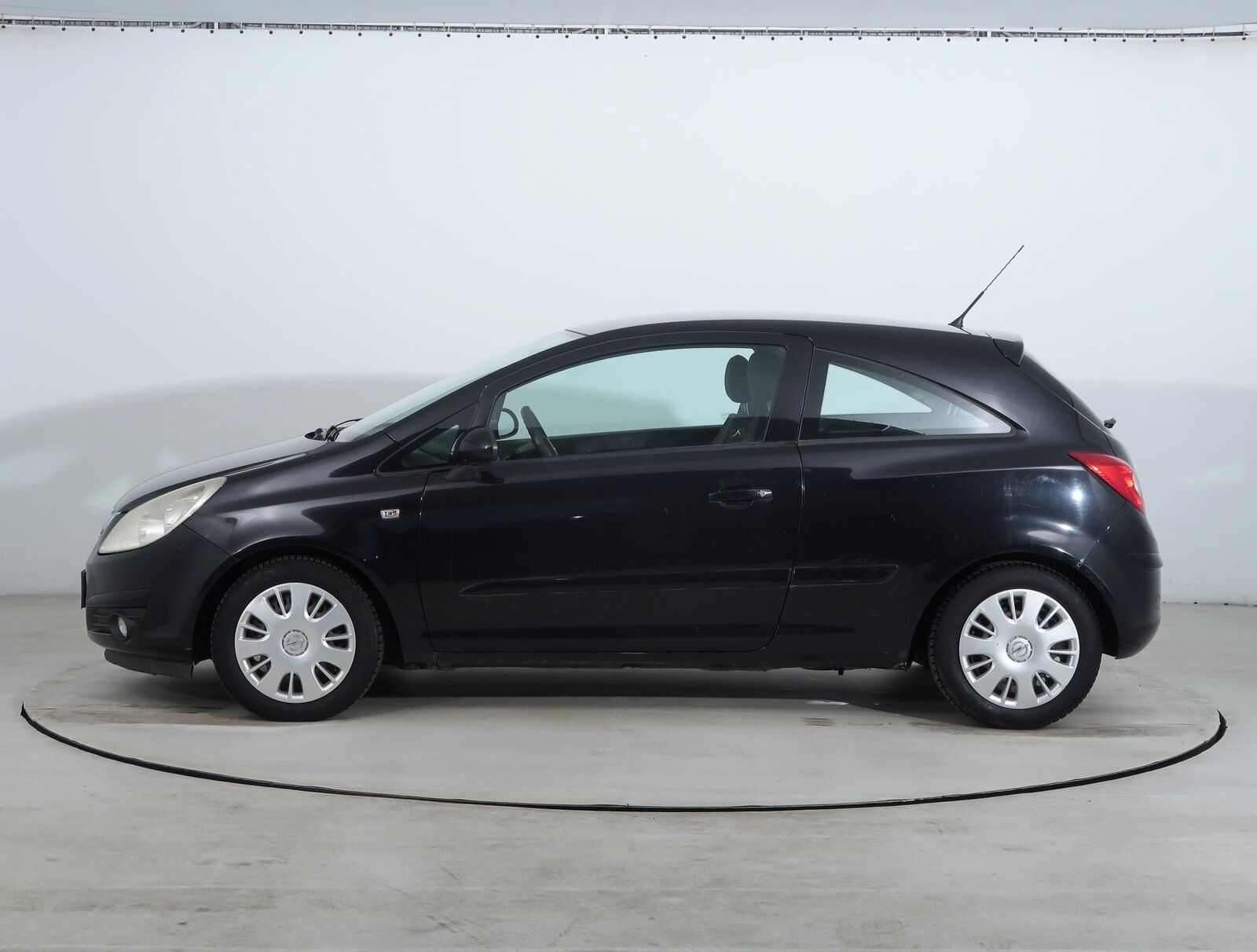 Opel Corsa, 1.4, po STK, jezdí výborně - fotka 3