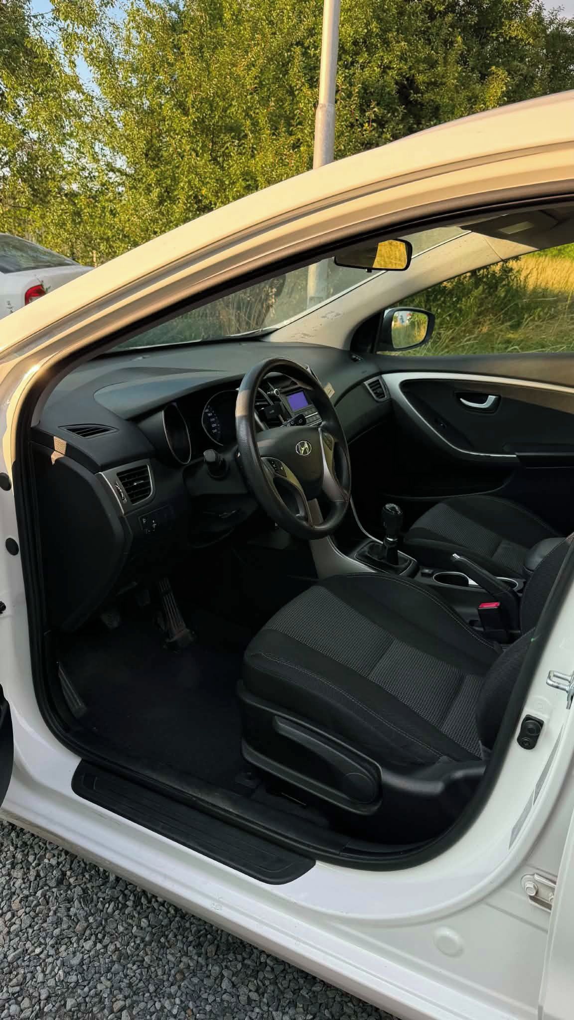 Hyundai i30, Hyundai i30 combi1.4 LPG+benzi - fotka 5