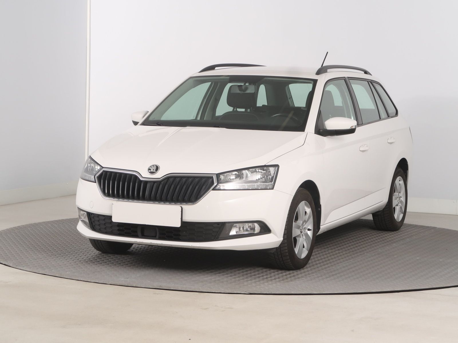 Škoda Fabia, 1.0 TSI, Ambition, ČR,1.maj - fotka 3