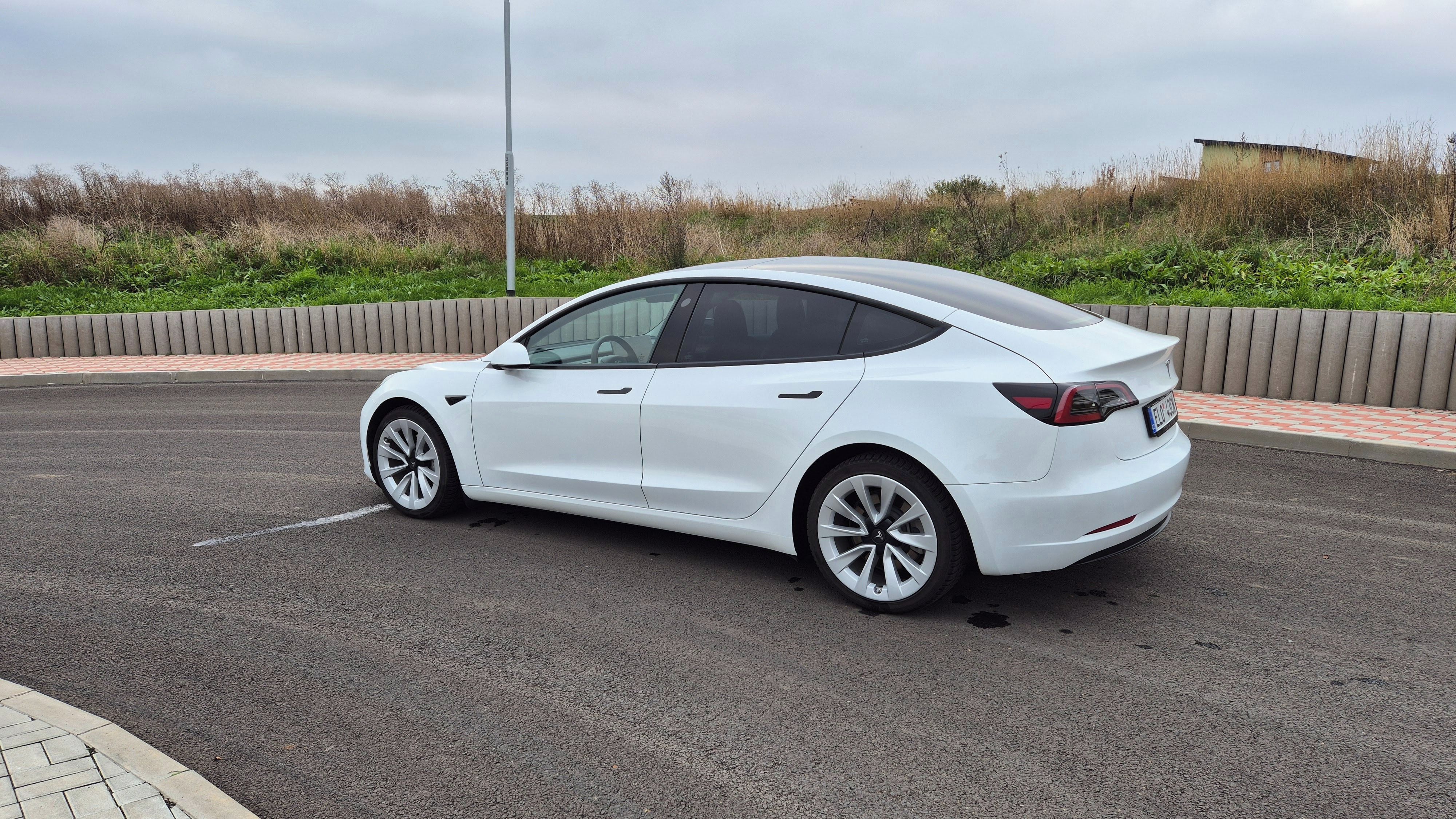 Tesla Model 3, Long Range AWD 79kwh 2023 - fotka 4