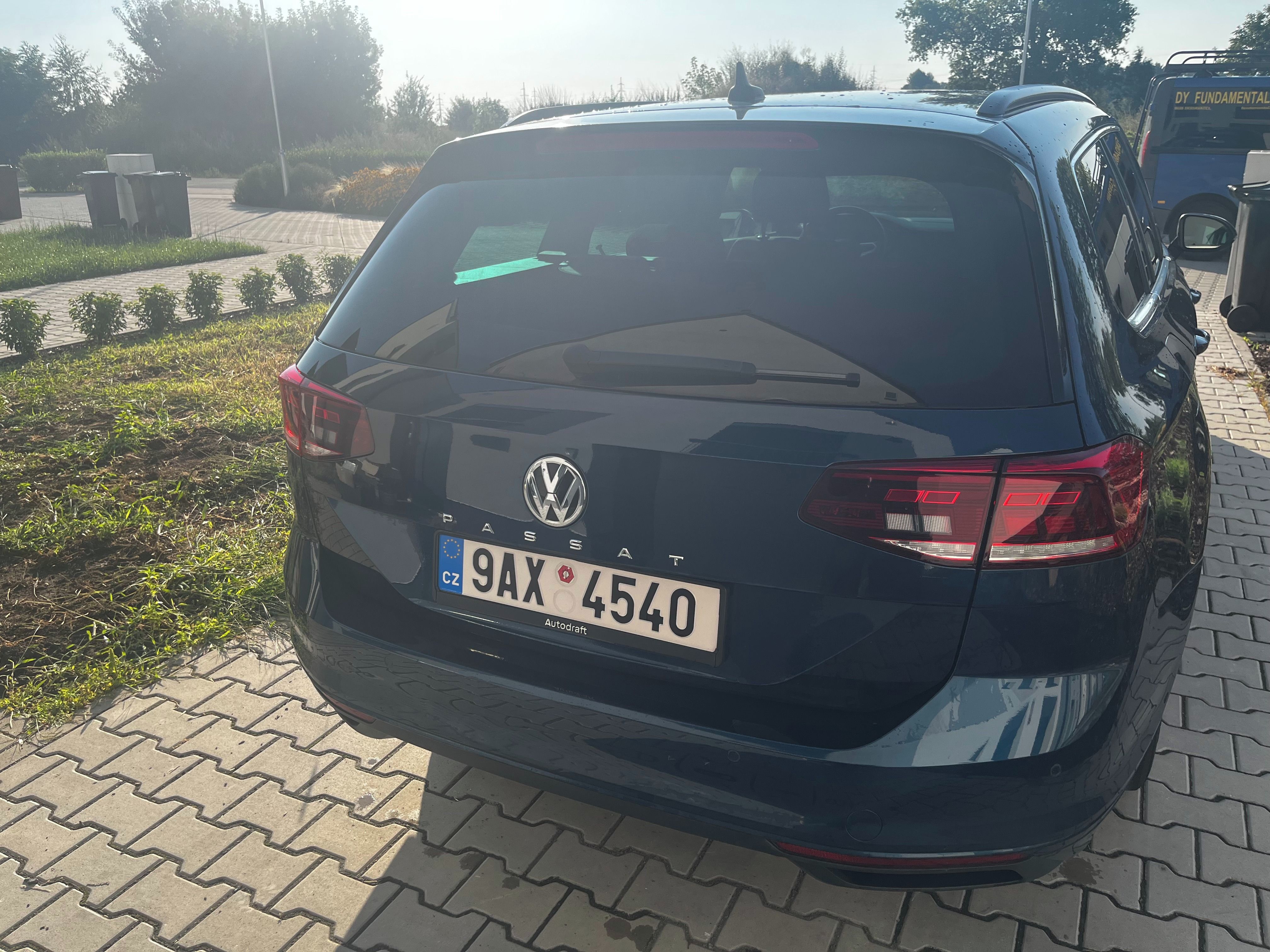 Volkswagen Passat, Business 2.0 DTI 110kW DSG - fotka 6