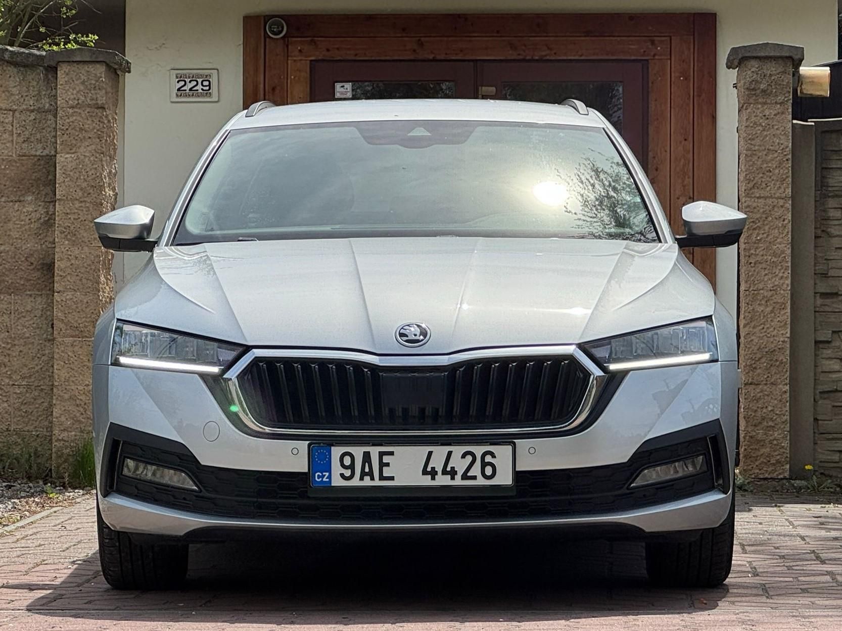 Škoda Octavia, 2.0  1.MAJ.ČR NEHAVAR. ZÁRUKA - fotka 2