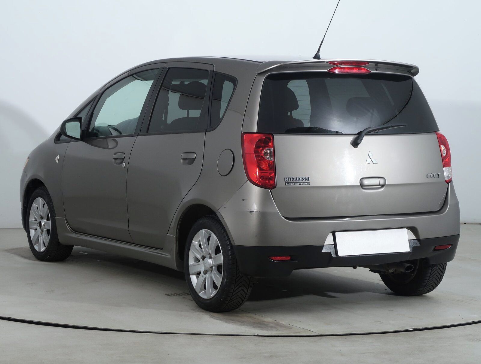 Mitsubishi Colt, 1.3, jezdí výborně - fotka 4