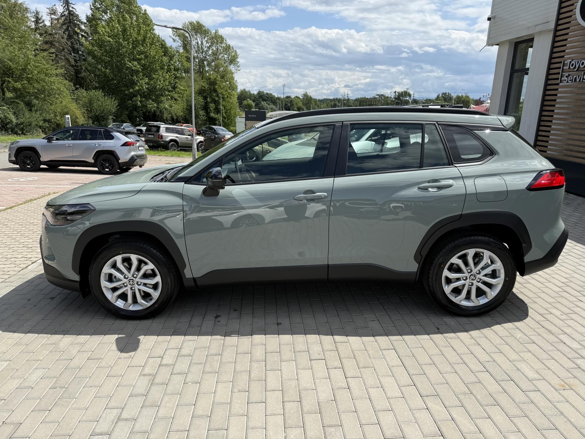 Toyota Corolla Cross, 1.8 HEV Comfort Tech - fotka 3