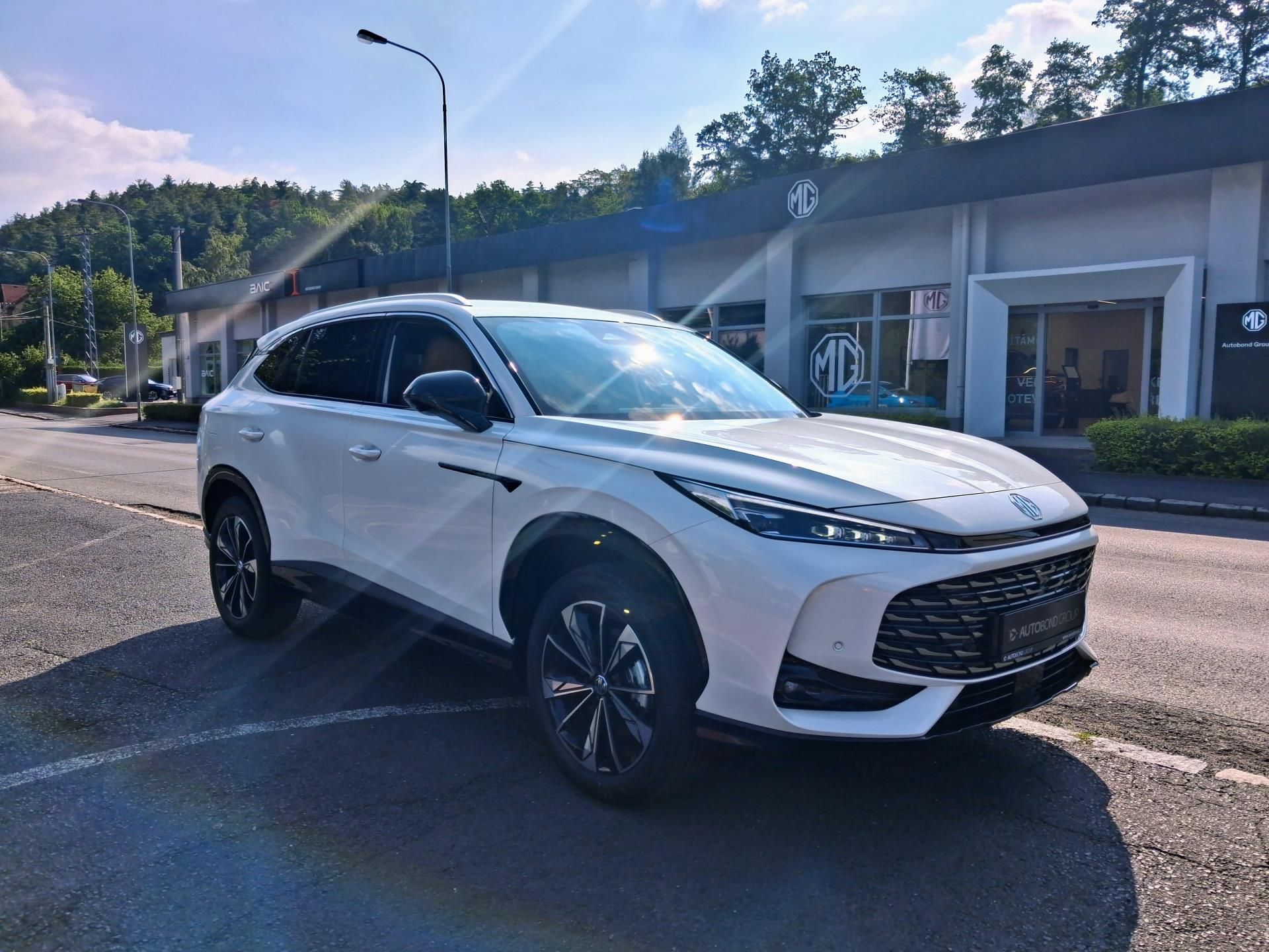 MG HS, EXCLUSIVE 1.5T 125kW 4×2 7DCT - fotka 4