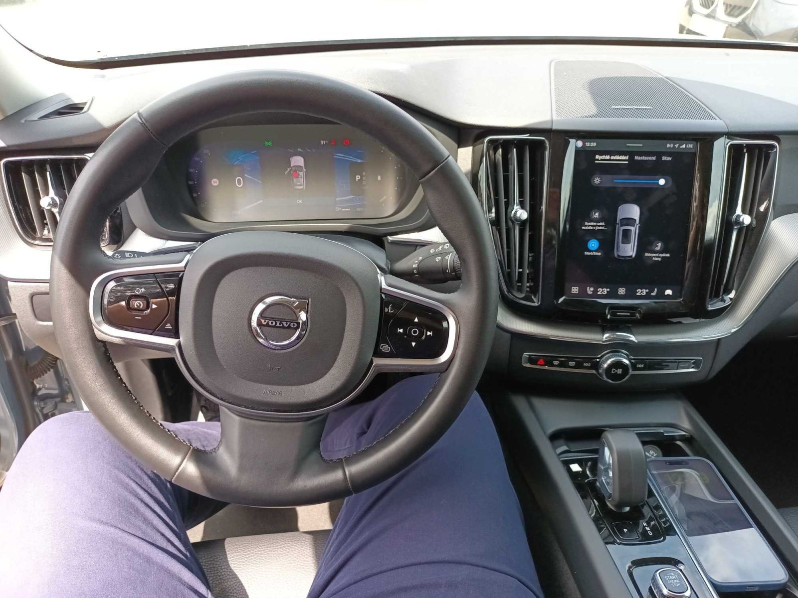 Volvo XC60, B4 AWD, Inscription - fotka 3