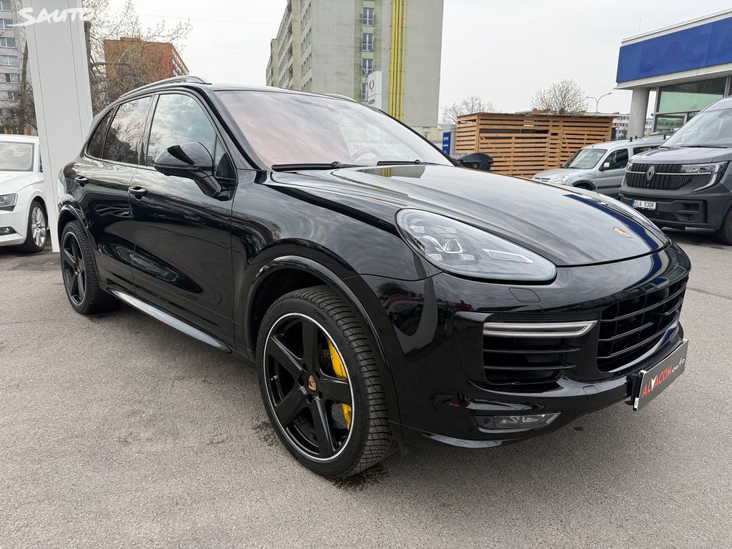 Porsche Cayenne, Turbo S - fotka 4