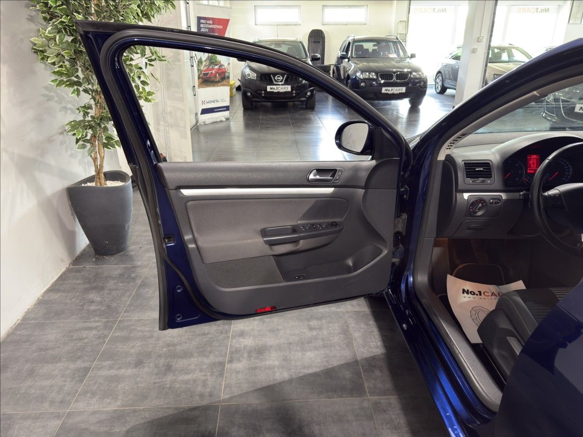 Volkswagen Jetta, 1,9   TDI 77KW UNITED 1.MAJ - fotka 6