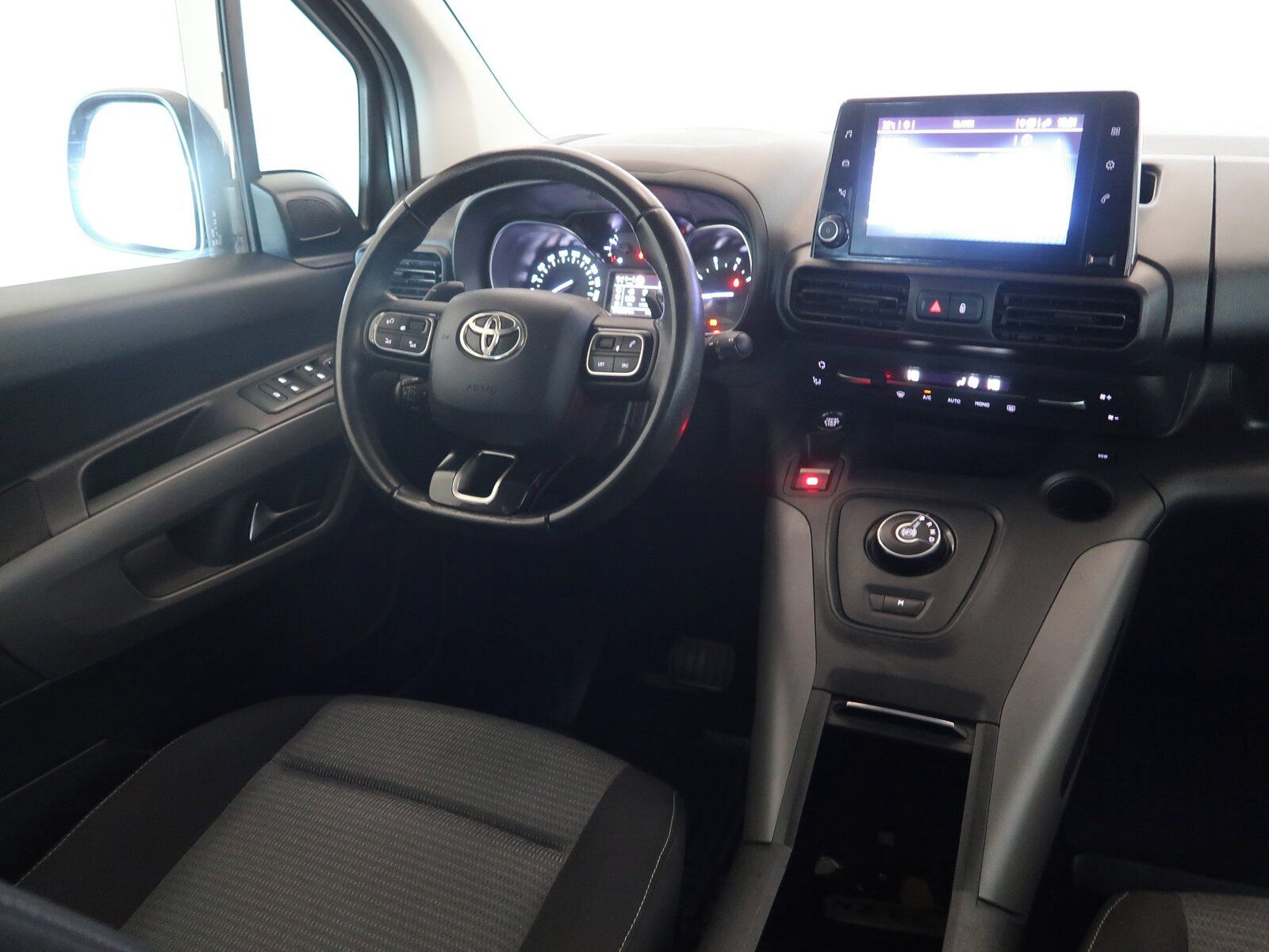 Toyota Proace City Verso, 1.5 D-4D, Family, 5Míst, Klima - fotka 6