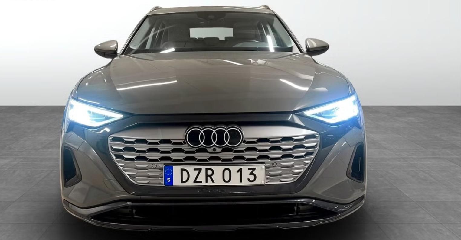 Audi Q8 e-tron, 50 Q Kam Pano Tažné Bílý in. - fotka 4