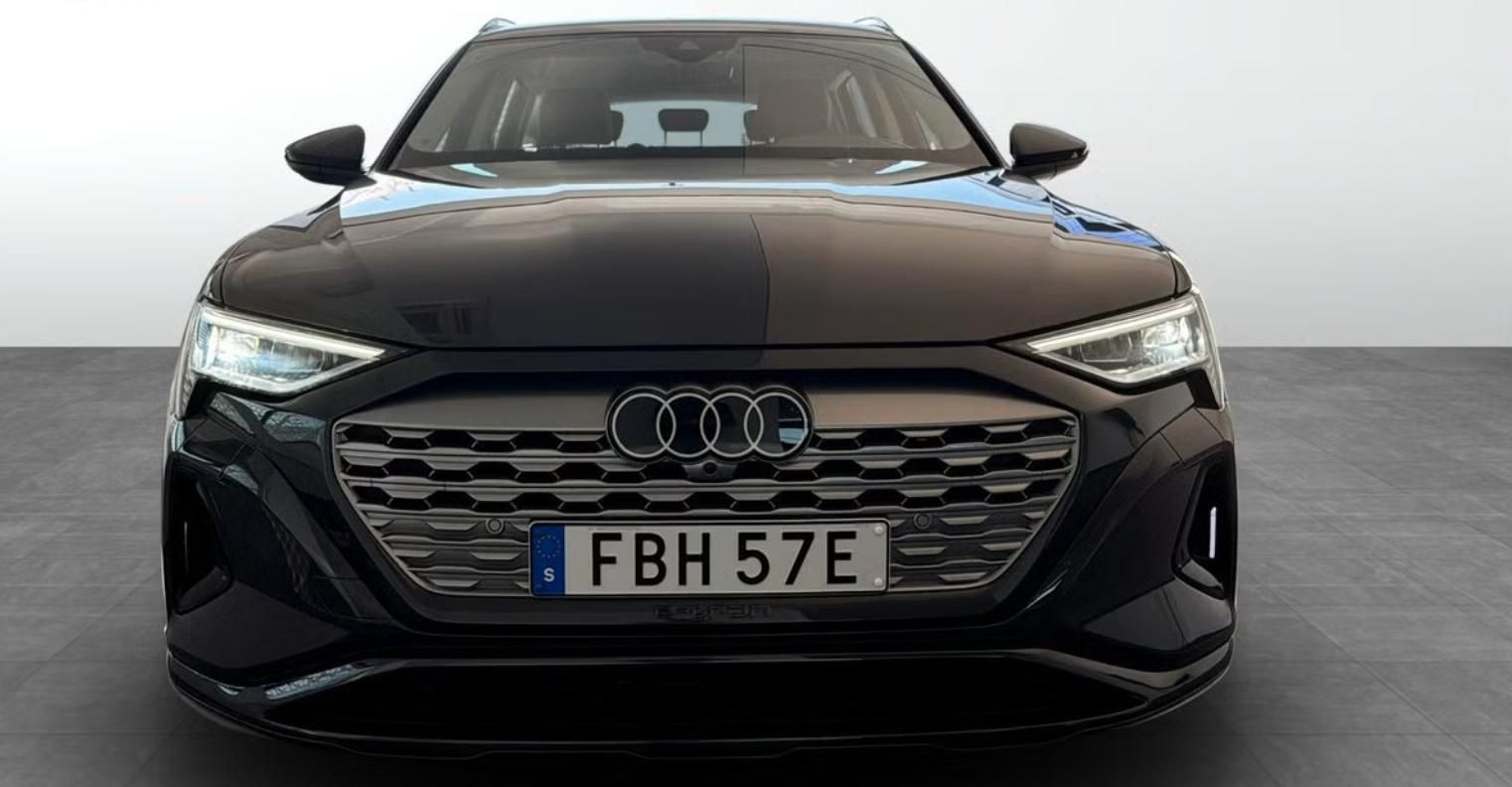 Audi Q8 e-tron, 50 Q Kamera Tažné Ambient - fotka 4