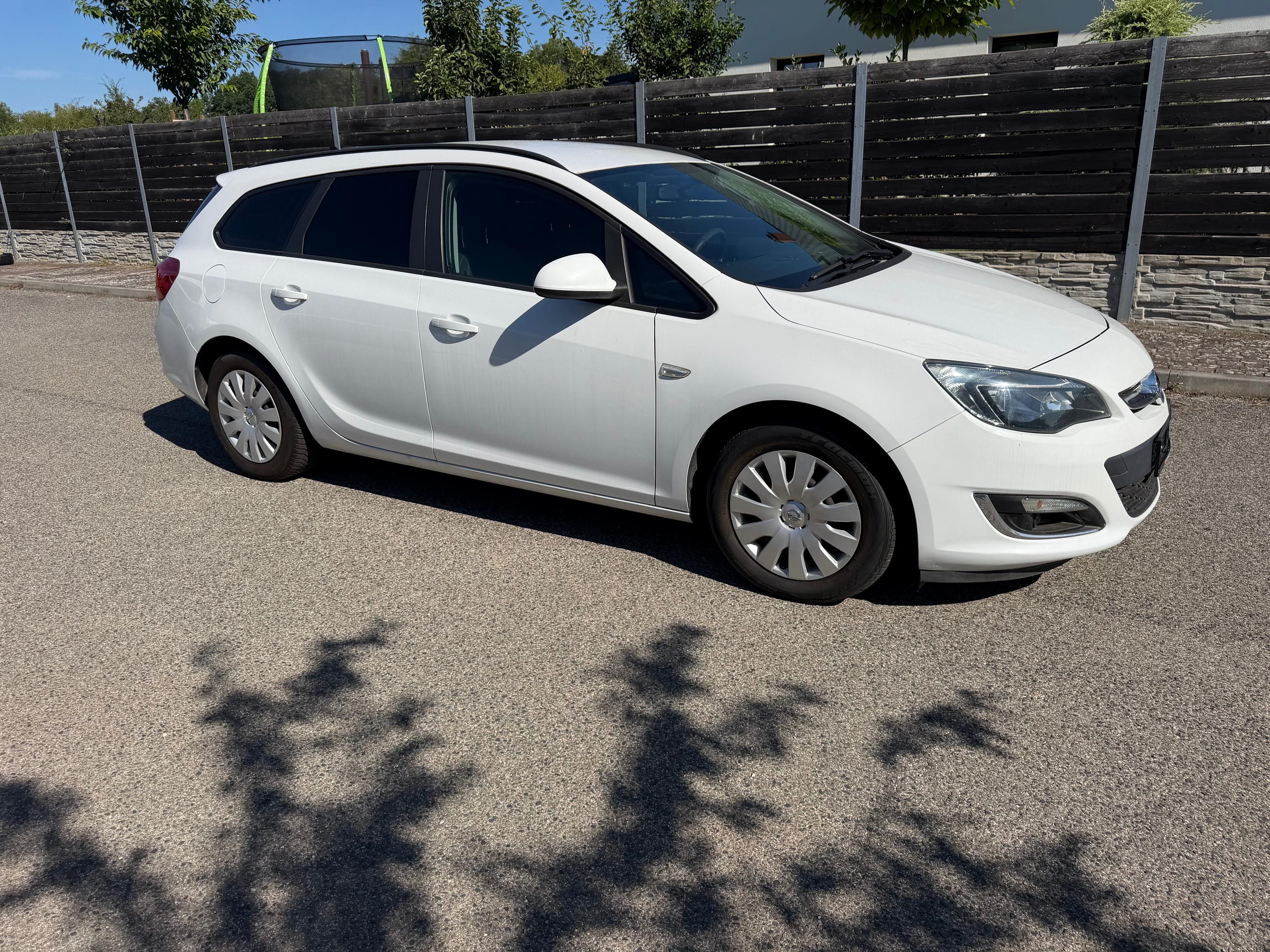 Opel Astra, Sports 1,3CDTi /70kw Tažné - fotka 4
