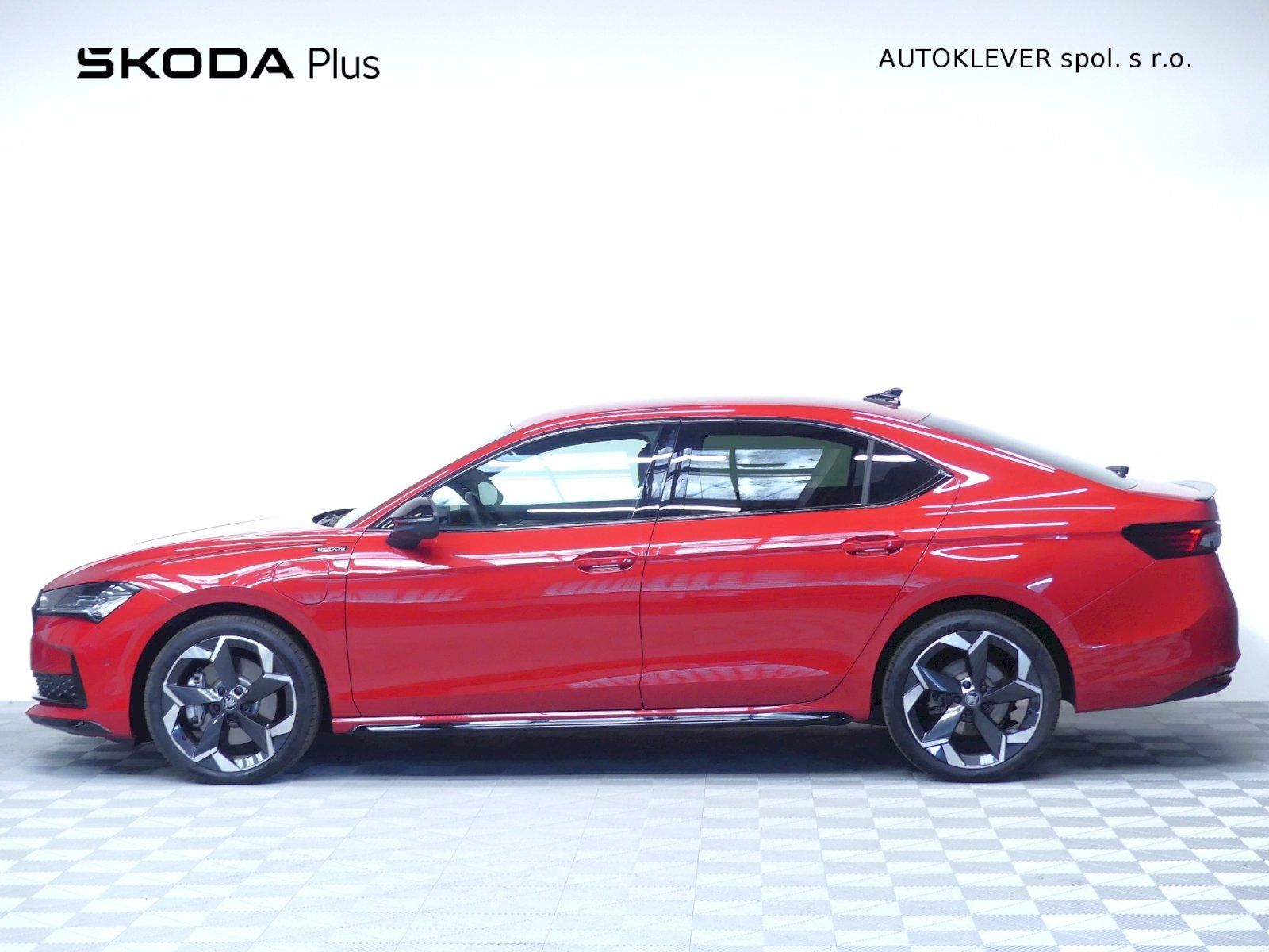 Škoda Superb, SportLine PHEV DSG 1.5TSI 150W - fotka 3