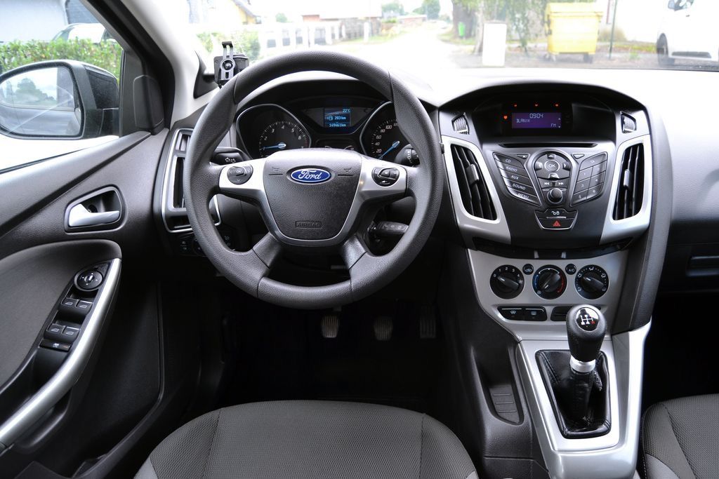 Ford Focus, III 1.6i 16V Trend+ kombi - fotka 6