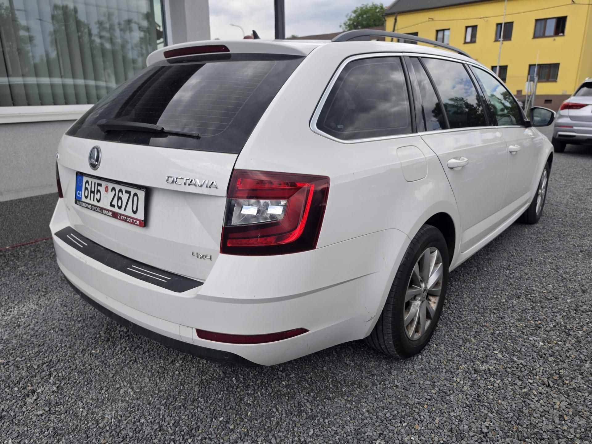 Škoda Octavia, 2.0 TDI DSG 4x4 Led kei - fotka 4