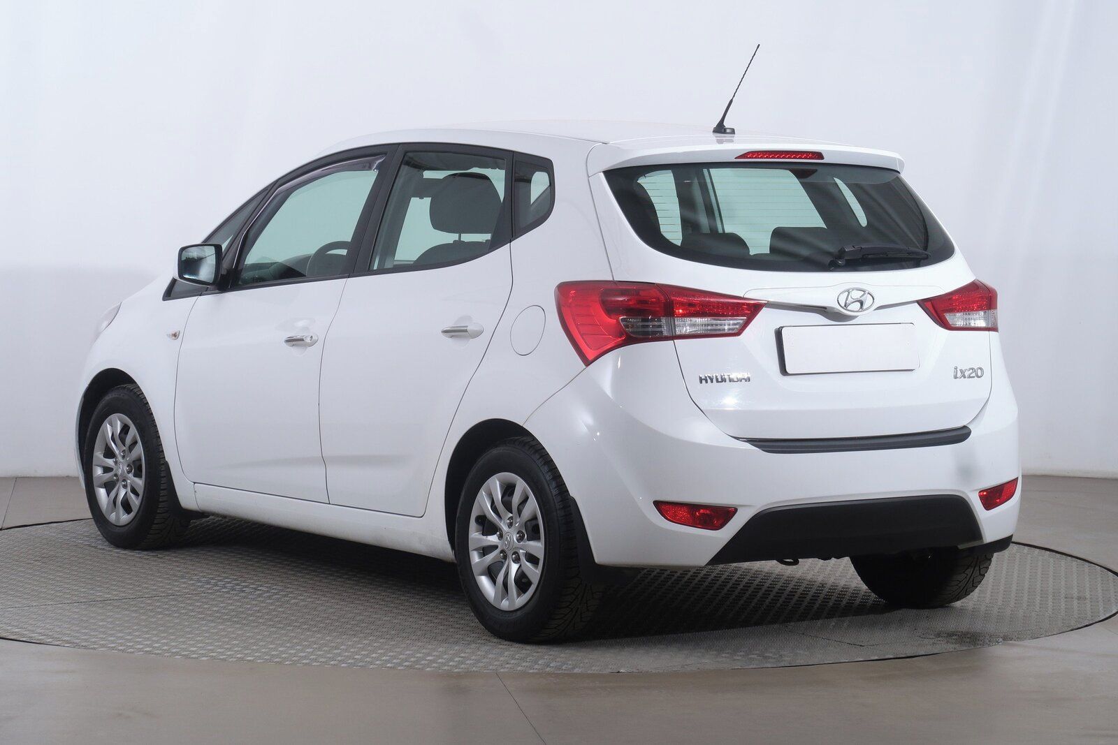 Hyundai ix20, 1.4 CRDi, Serv.kniha, Tempomat - fotka 4