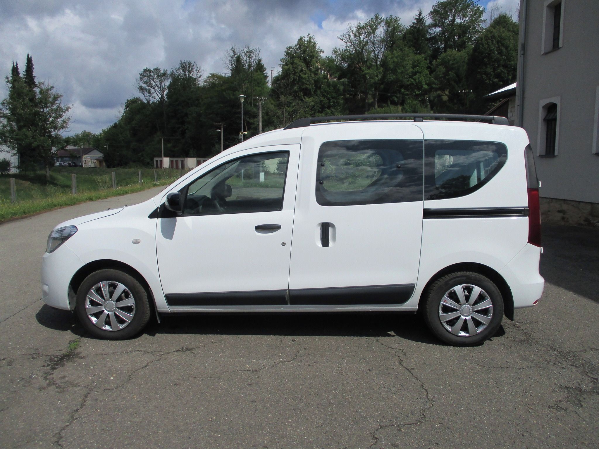 Dacia Dokker, 1.3 - 5 míst, vč. DPH - fotka 2