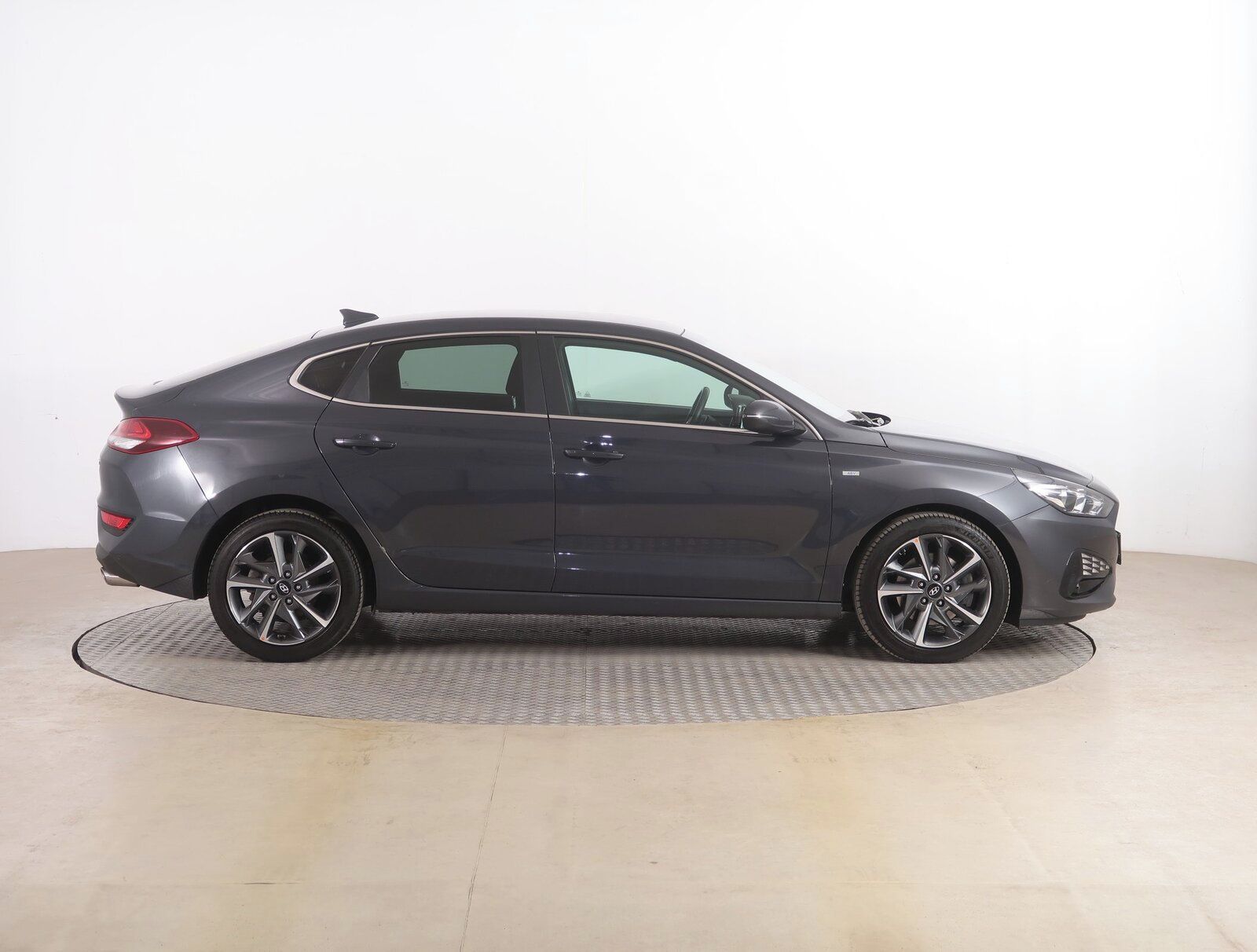 Hyundai i30, 1.5 T-GDI MHEV, Family - fotka 6