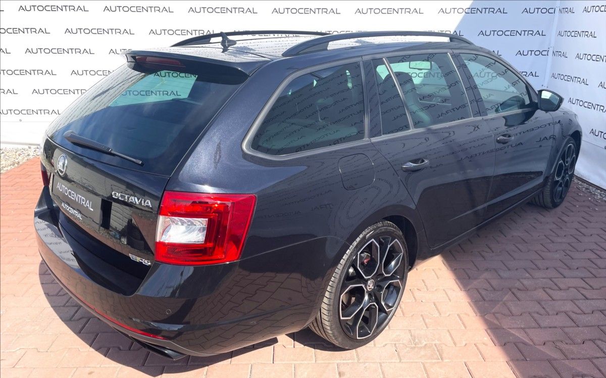 Škoda Octavia, 2,0 TSI RS 162kw Challenge, 18 - fotka 4