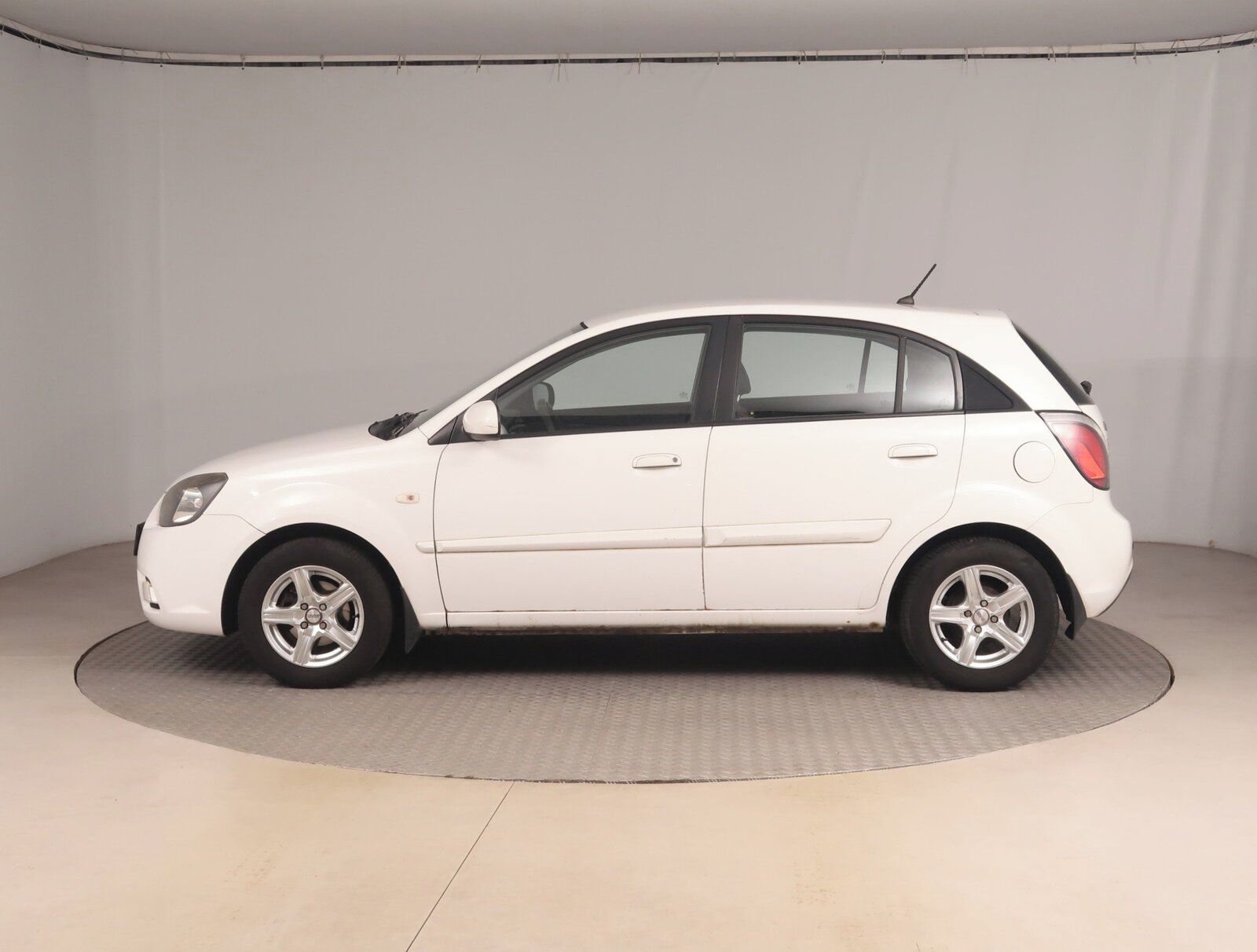 Kia Rio, 1.4 16V, jezdí výborně - fotka 3