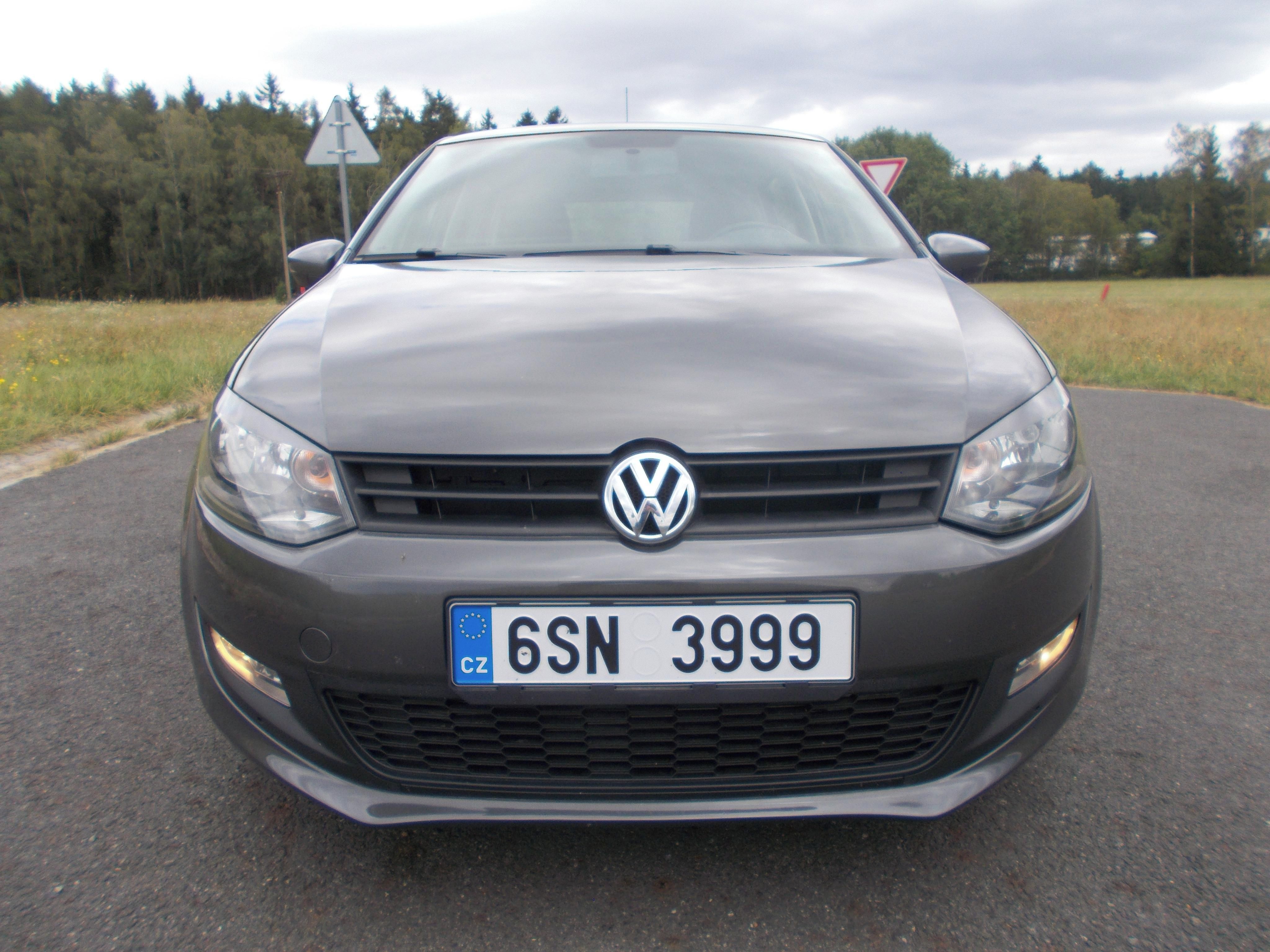 Volkswagen Polo, 1,2 klimatronic ,velmi zachov. - fotka 2