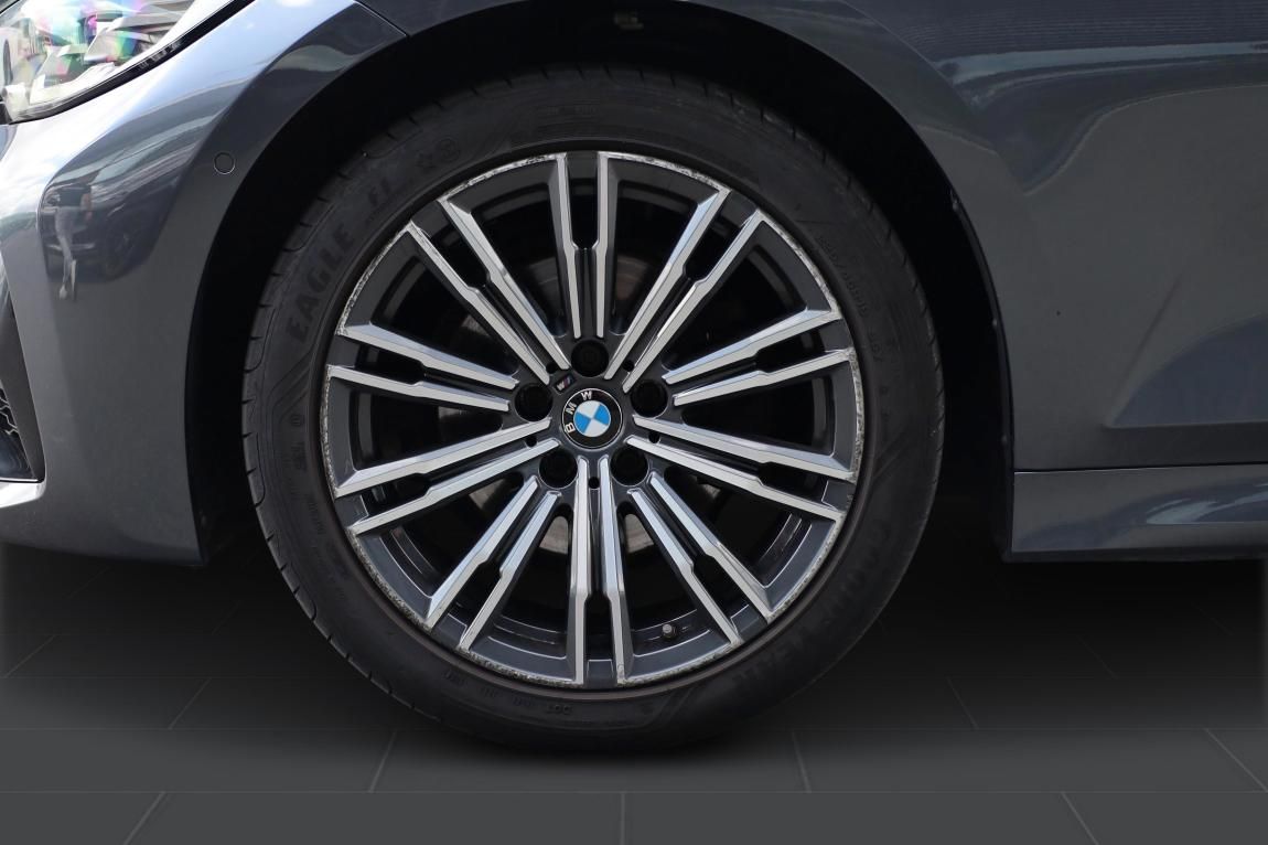 BMW Řada 3, 320d xDrive Touring - fotka 6