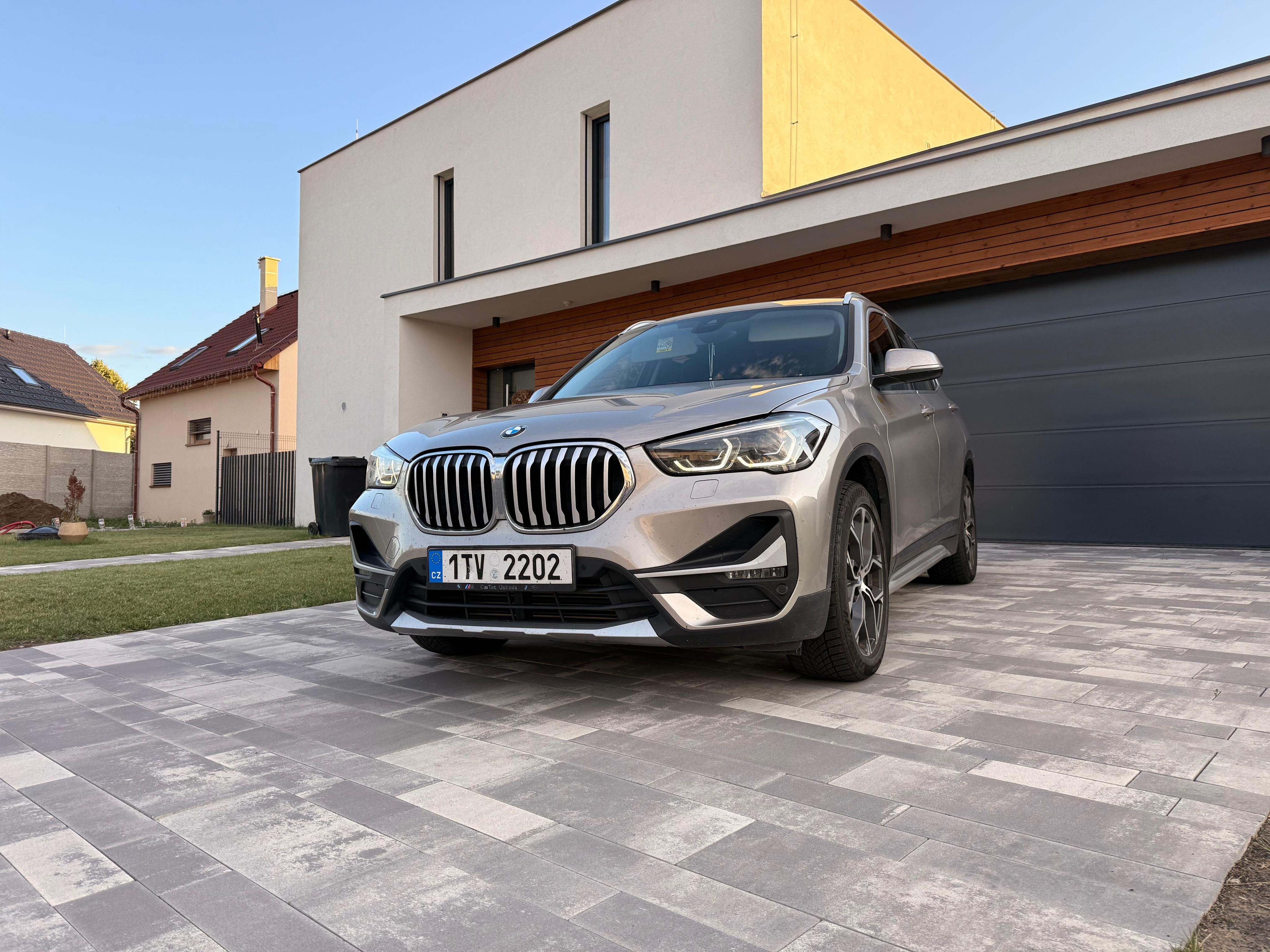 BMW iX1, BMW X1 - xDrive 20D