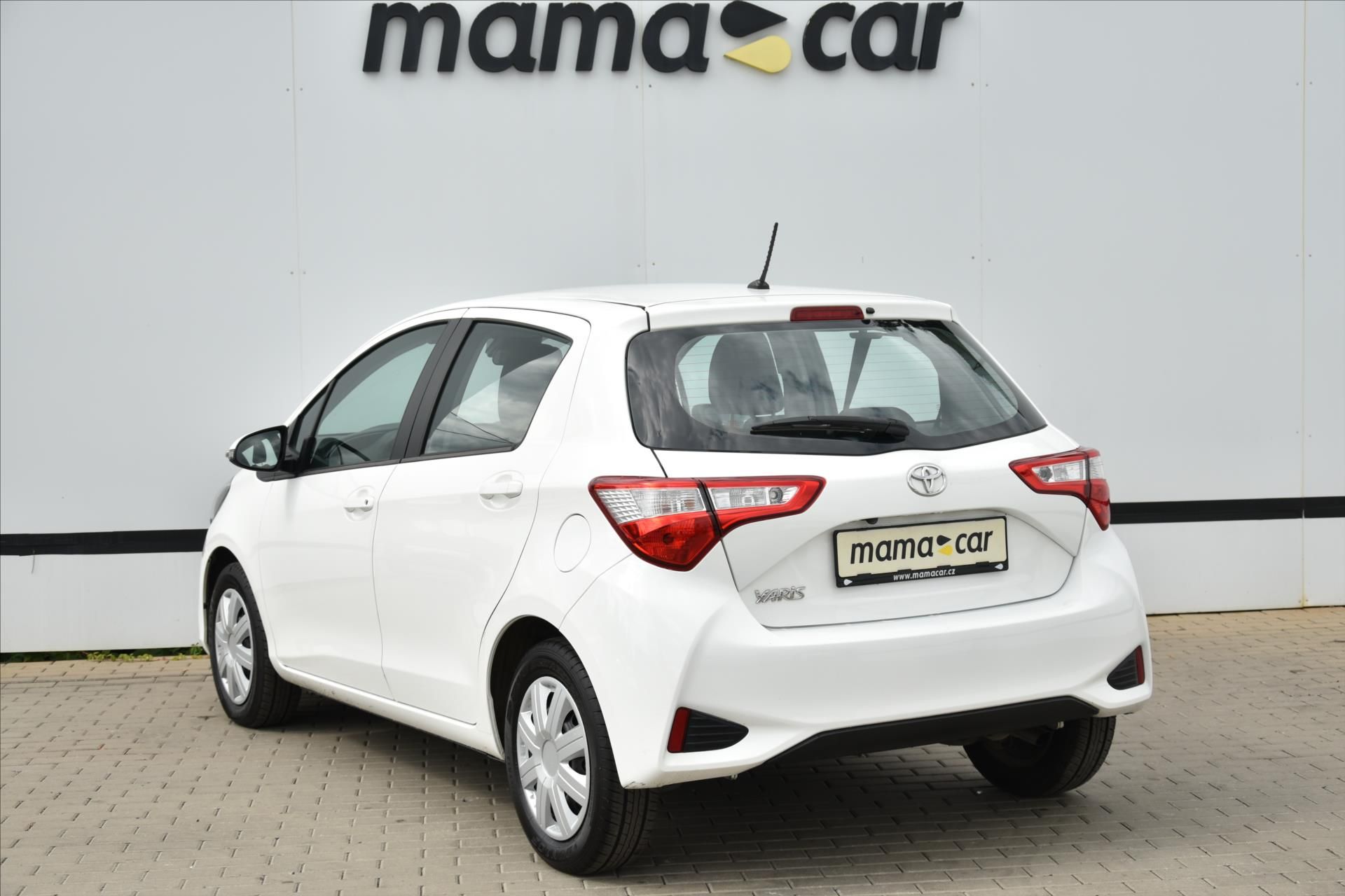 Toyota Yaris, 1.5 VVT-i 82kW SERVISNÍ KN.ČR - fotka 5