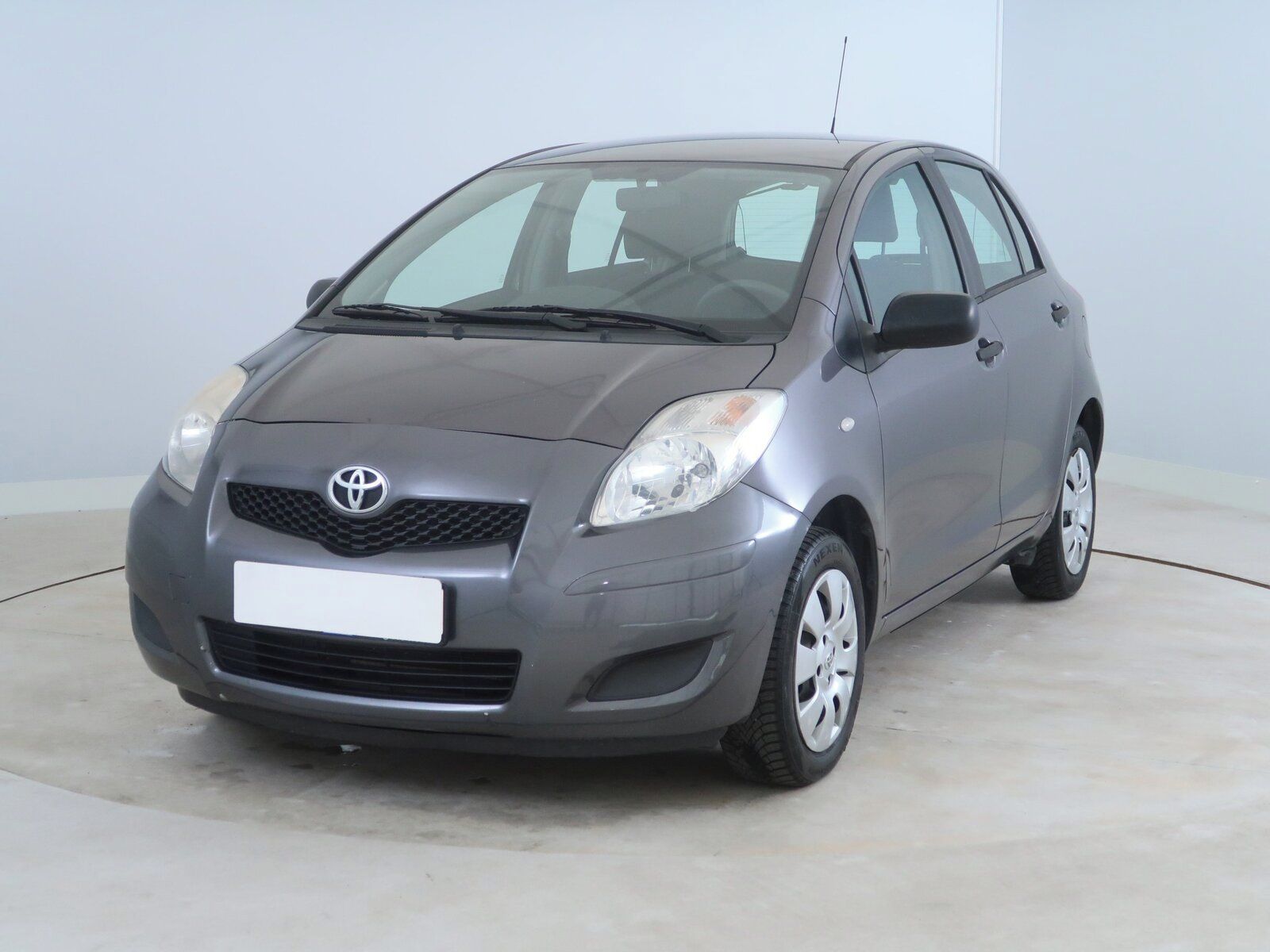 Toyota Yaris, 1.0 VVT-i, Klima, El. okna - fotka 2