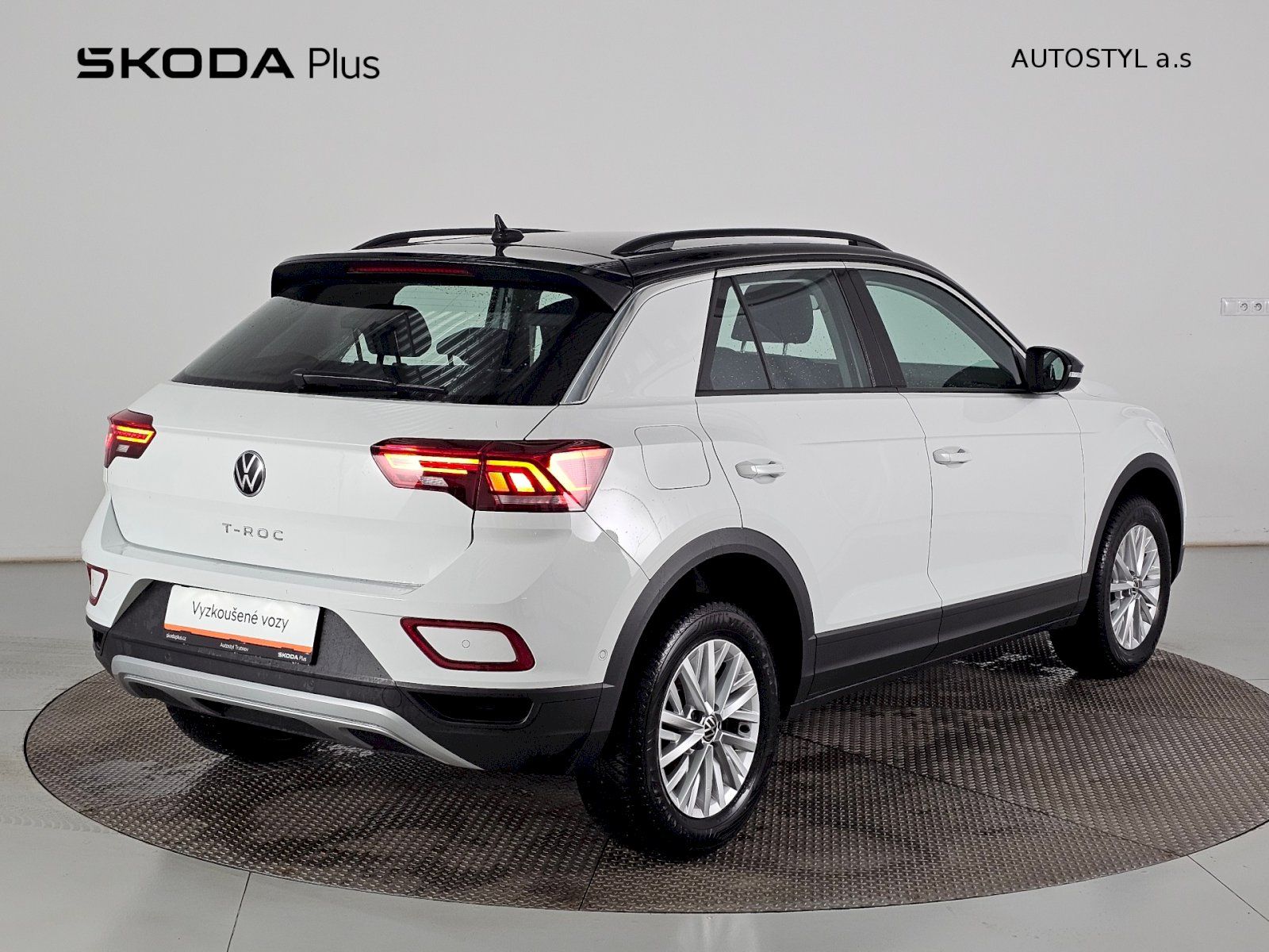 Volkswagen T-Roc, 1.0TSI 85kW LIFE WEBASTO - fotka 2