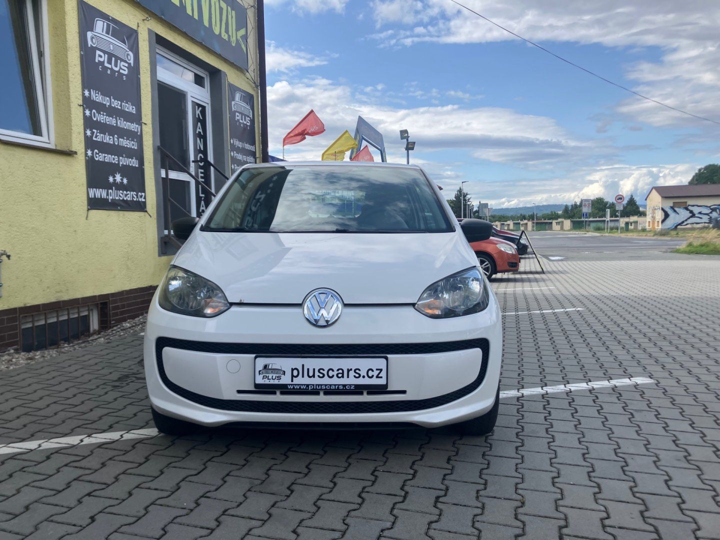 Volkswagen Up!, 1,0MPi (44kW)*KLIMATIZACE* - fotka 3
