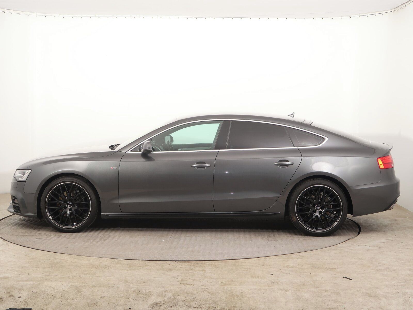 Audi A5, 2.0 TDI, S-Line, Kůže, Navi - fotka 3