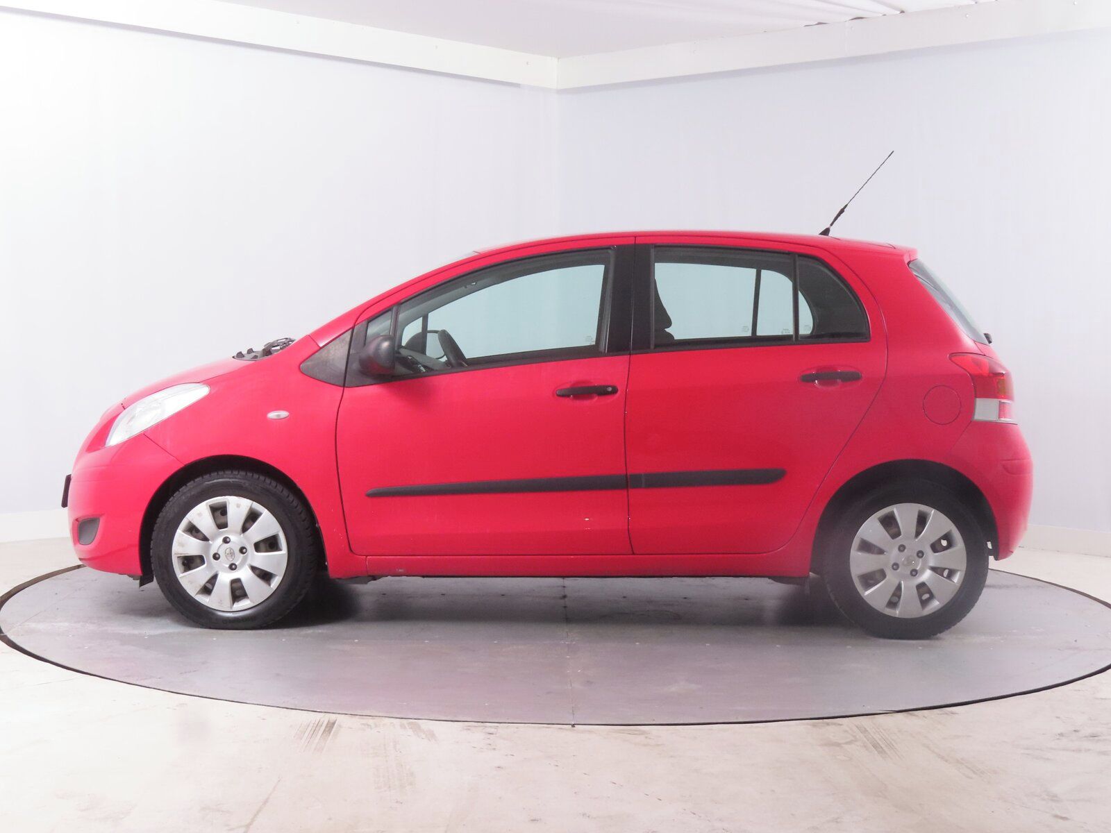 Toyota Yaris, 1.33 Dual VVT-i, Cool - fotka 3