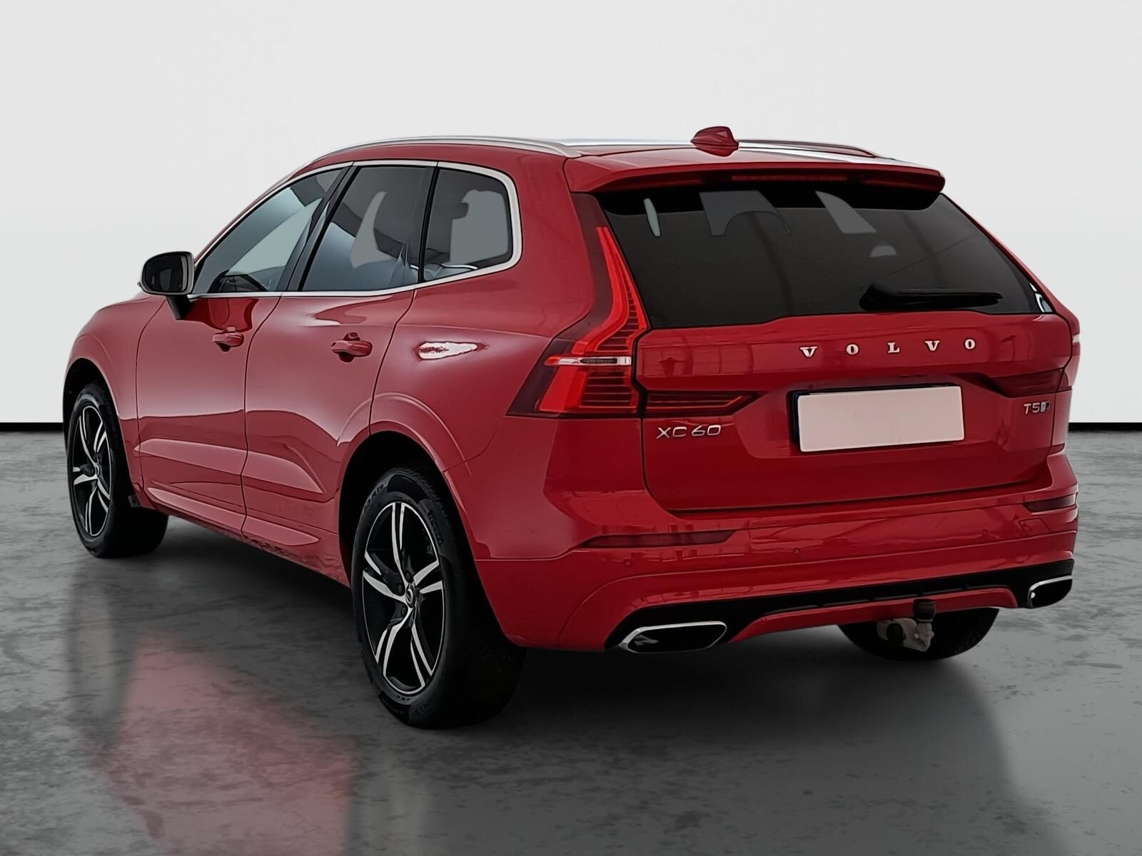 Volvo XC60, T5 AWD, R-Design, 4X4 - fotka 4