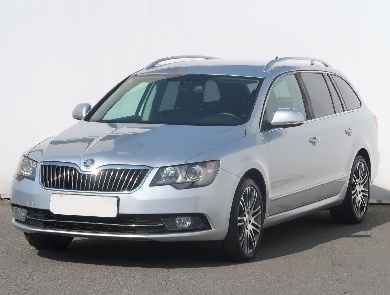 Škoda Superb, 3.6 FSI V6, Elegance, 4X4 - fotka 2