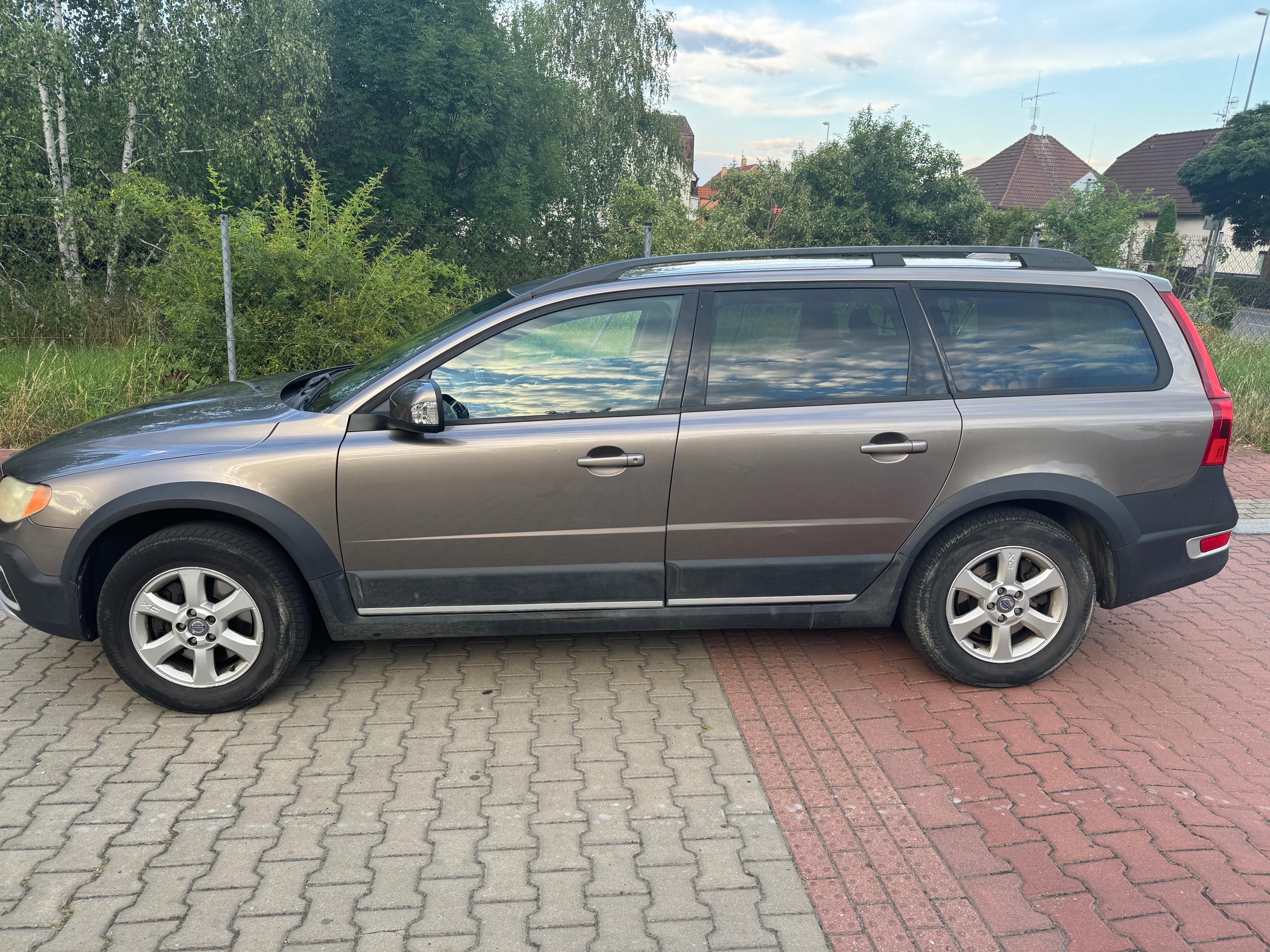 Volvo XC70, Volvo XC70 D5 136 kw - fotka 2