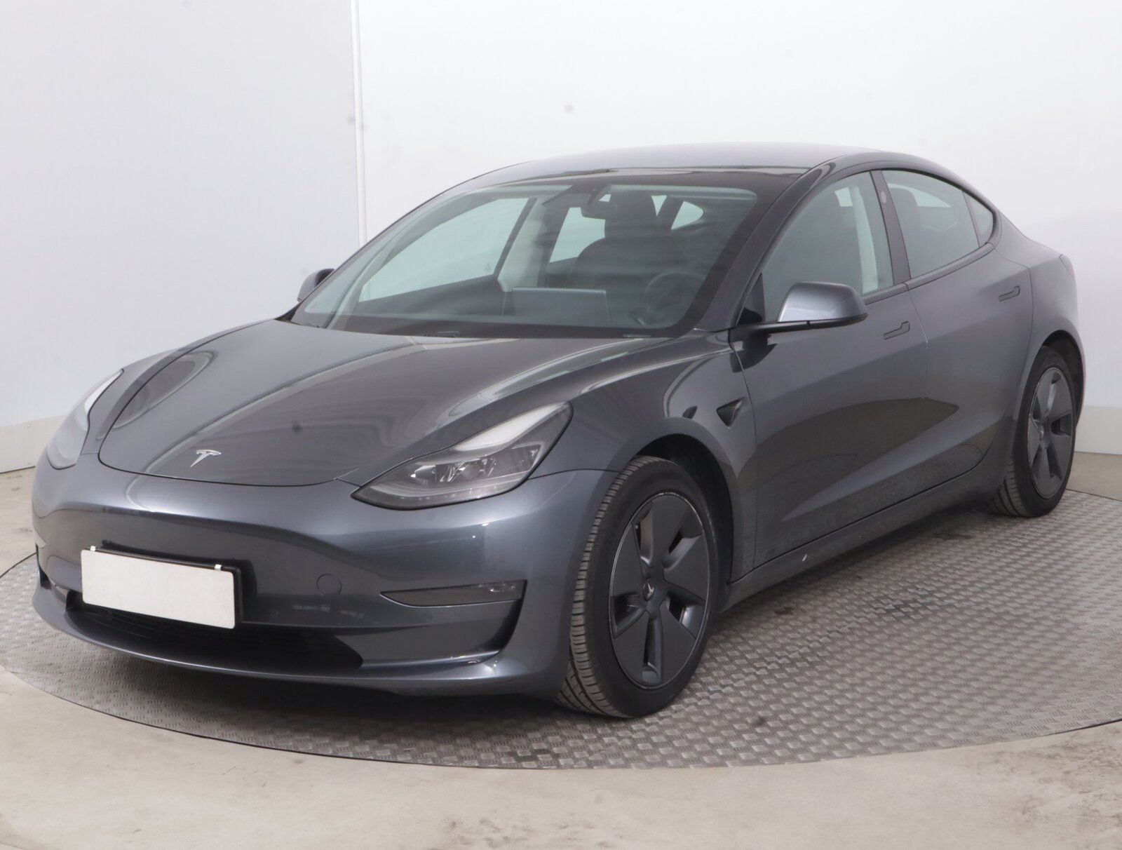 Tesla Model 3, Long Range 4WD 82kWh, SoH 82% - fotka 2