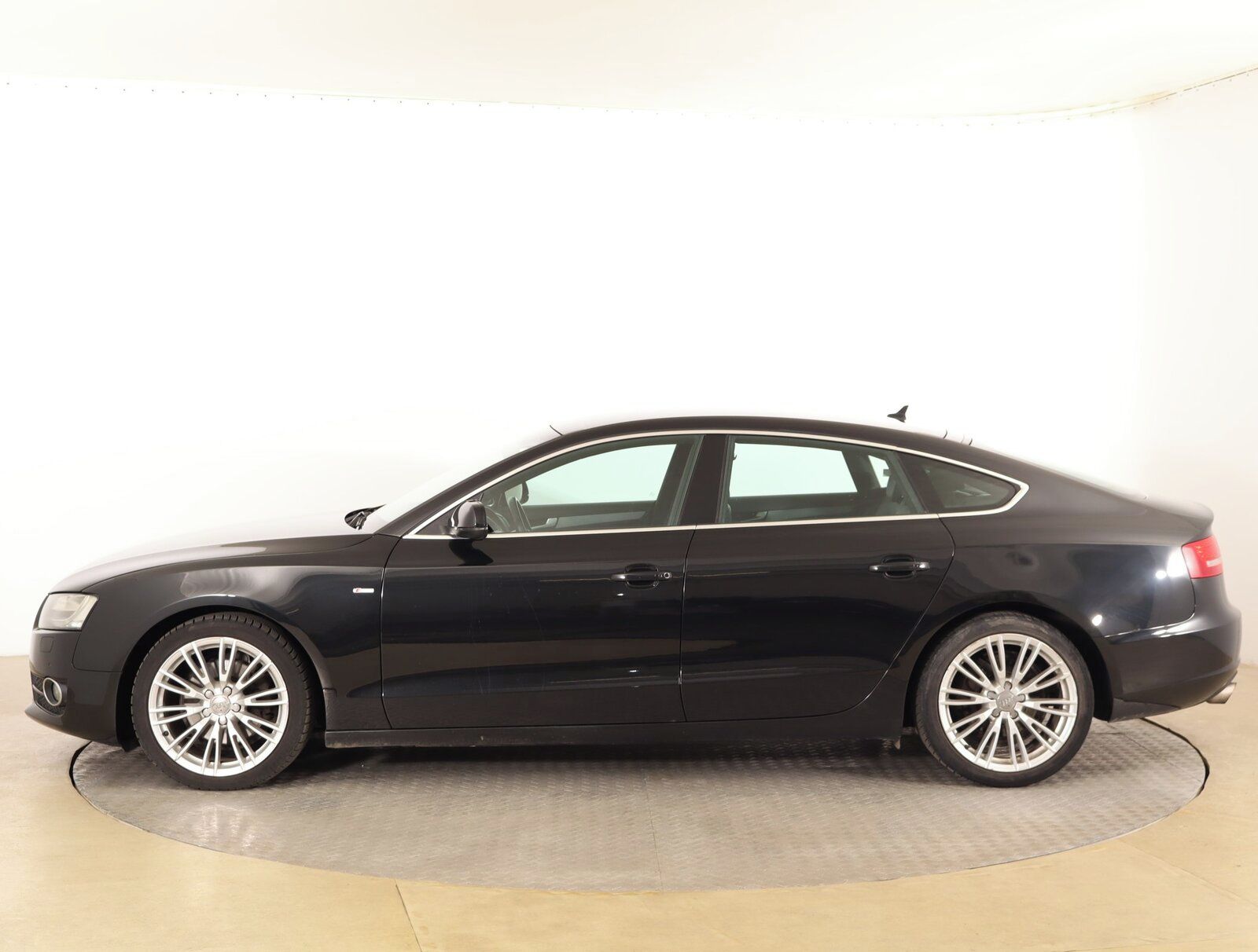 Audi A5, 2.0 TFSI, S-Line - fotka 3