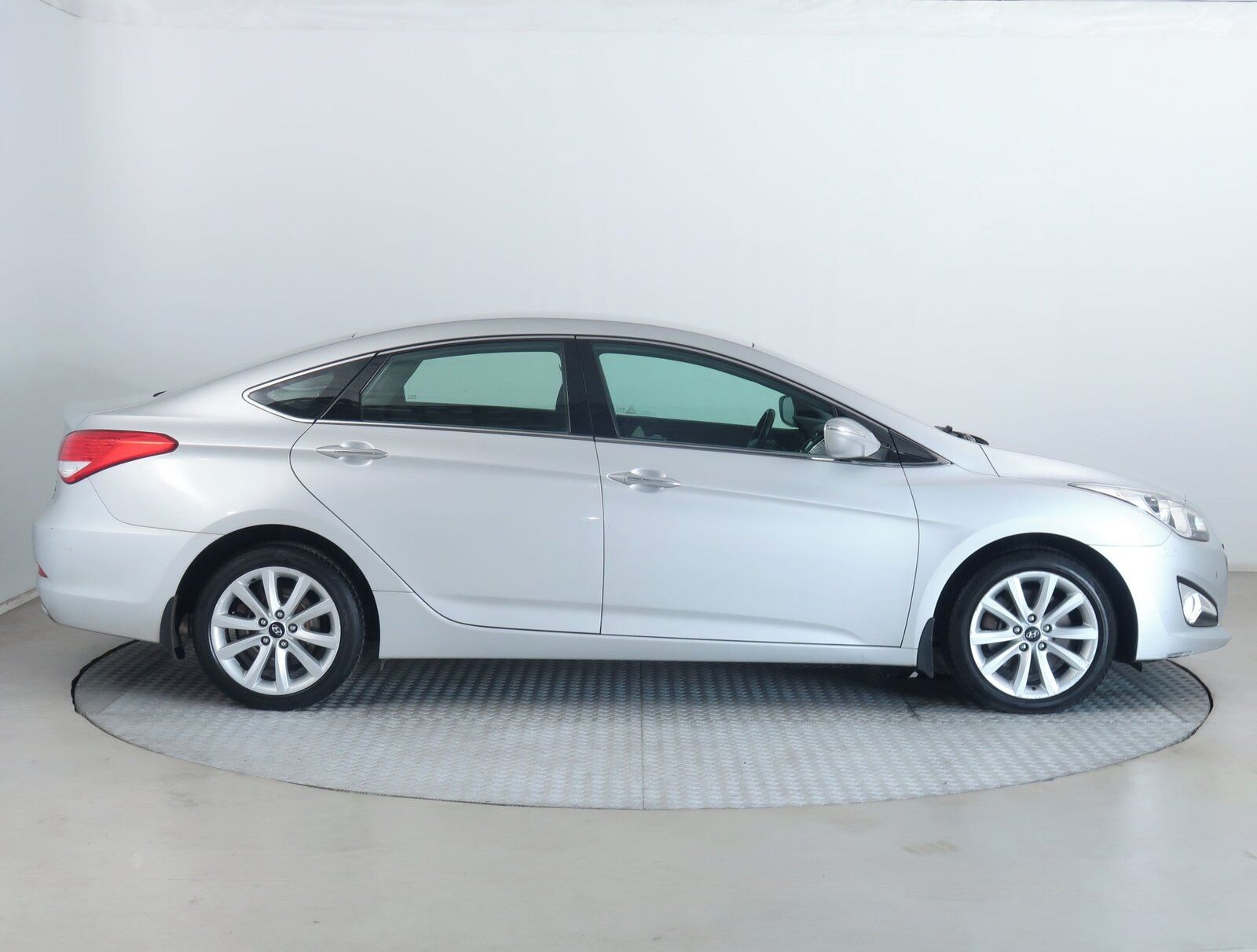Hyundai i40, 1.7 CRDi, Automatická klima - fotka 6